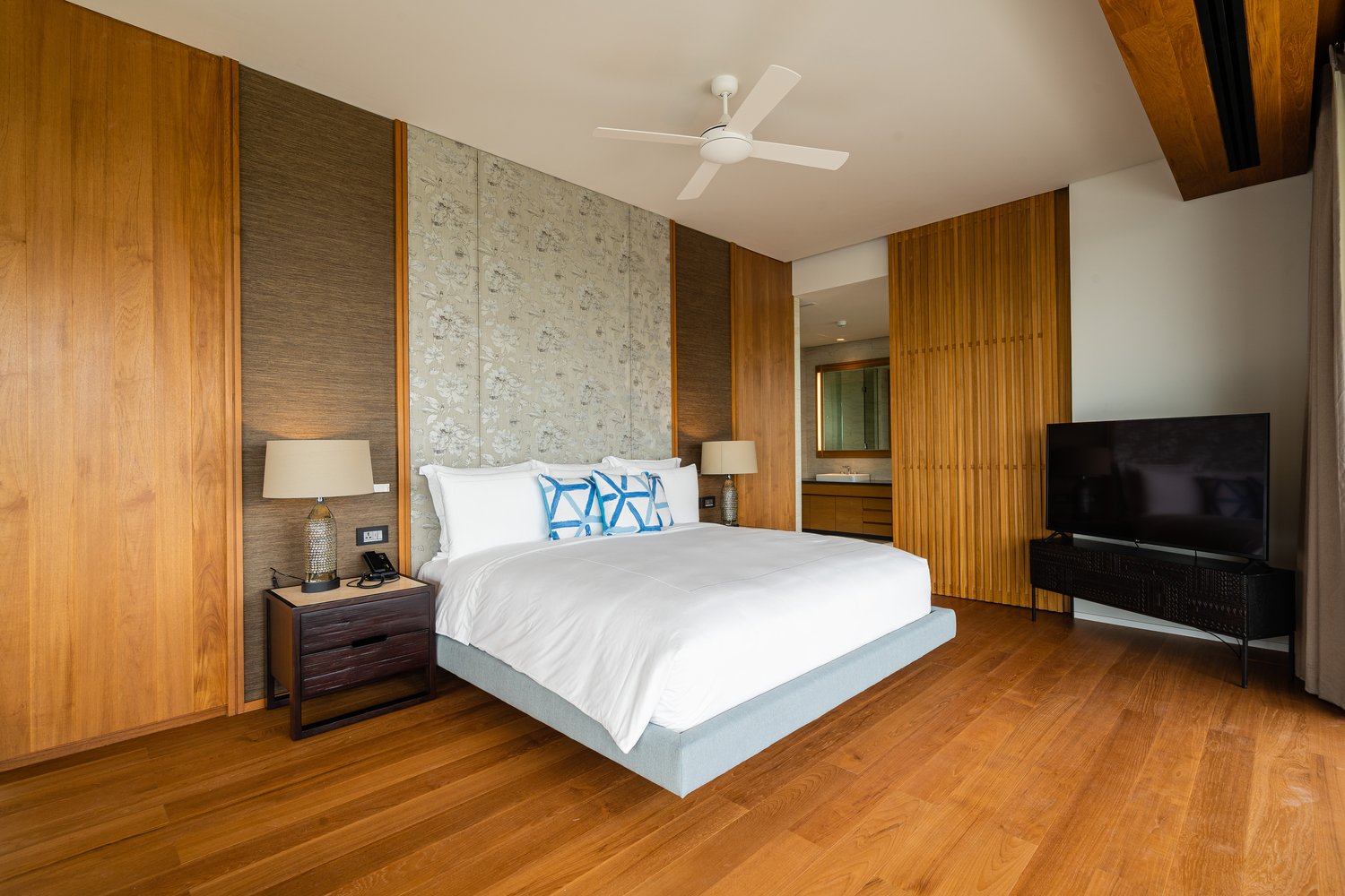 Teak - Natural Colour