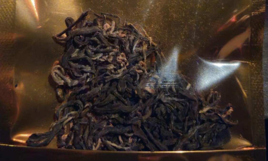 Hand-rolled Smokey Flavored Tea