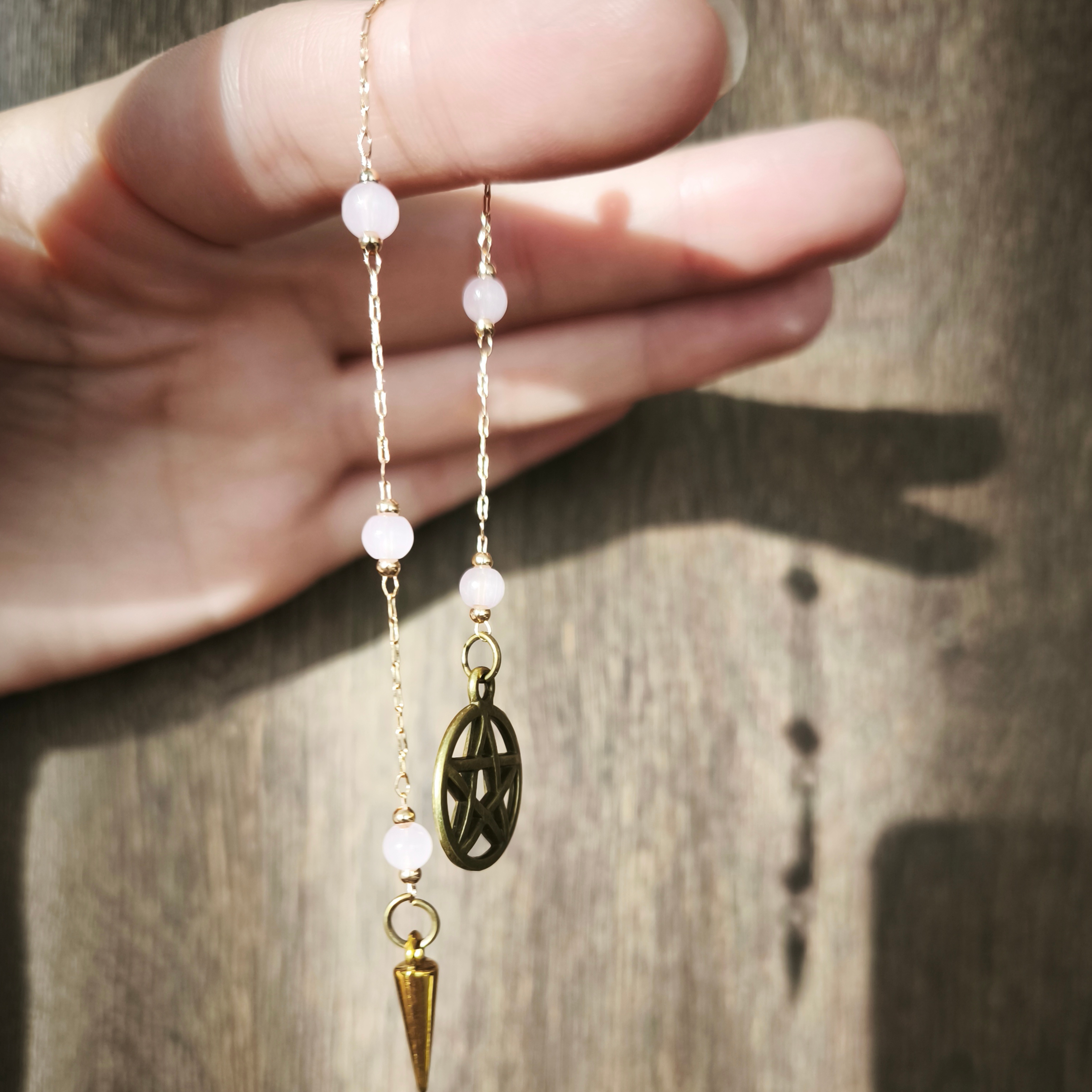 Švytuoklė  „Rožinė klajoklė“ 