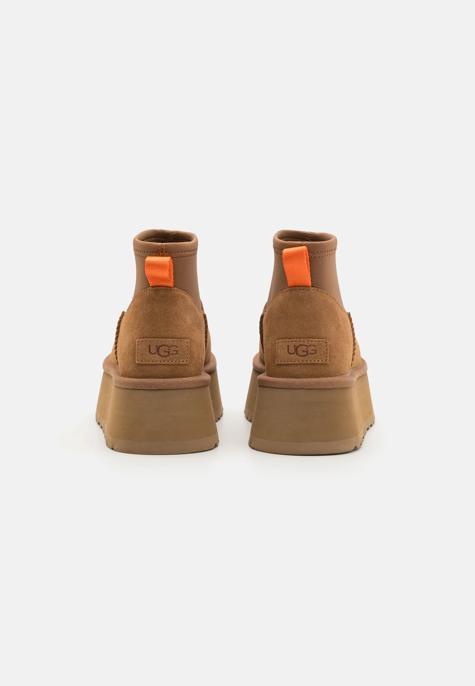 UGG CLASSIC MINI DIPPER - Aulinukai su platforma