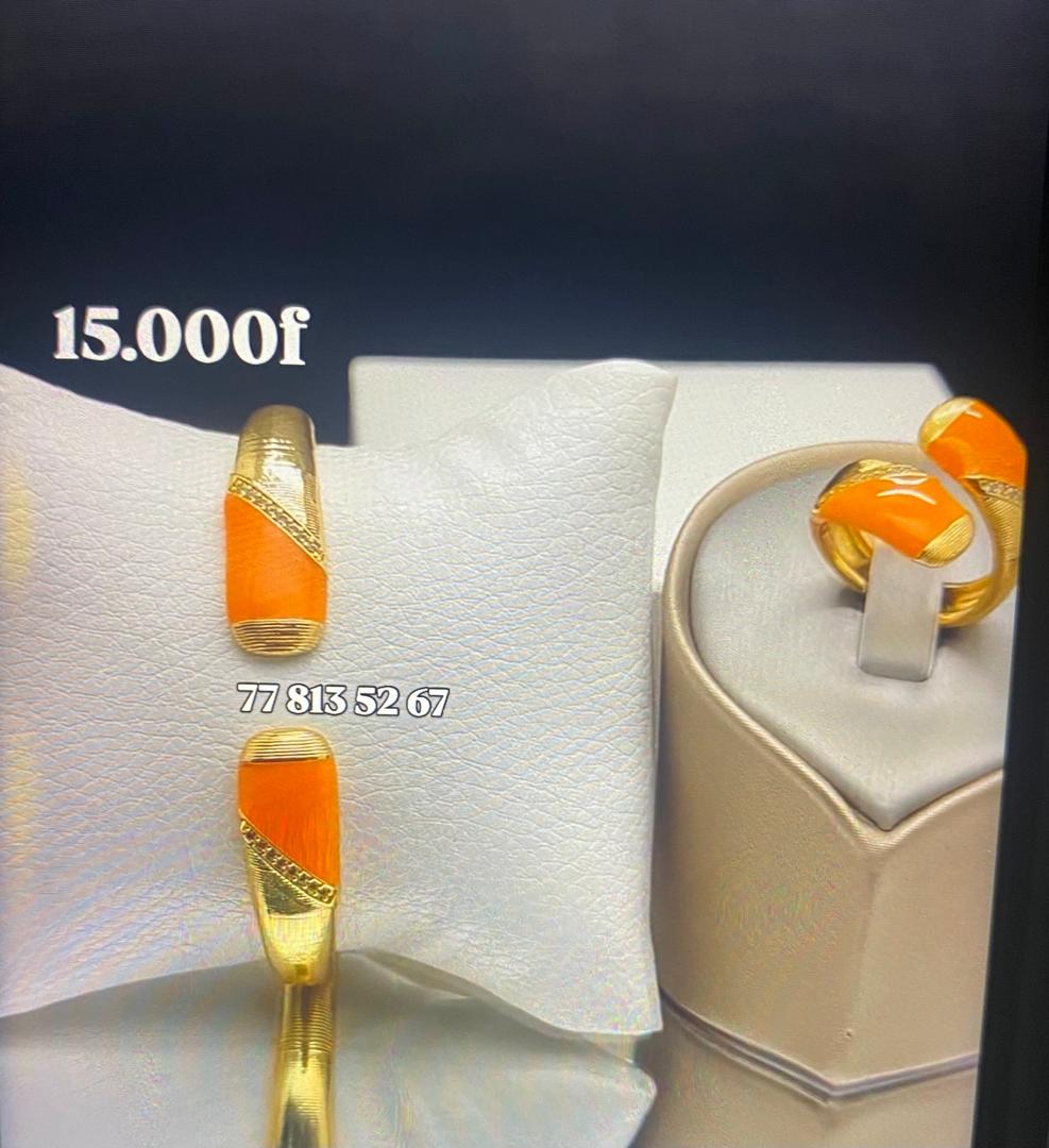 Bracelet et bague en or et orange