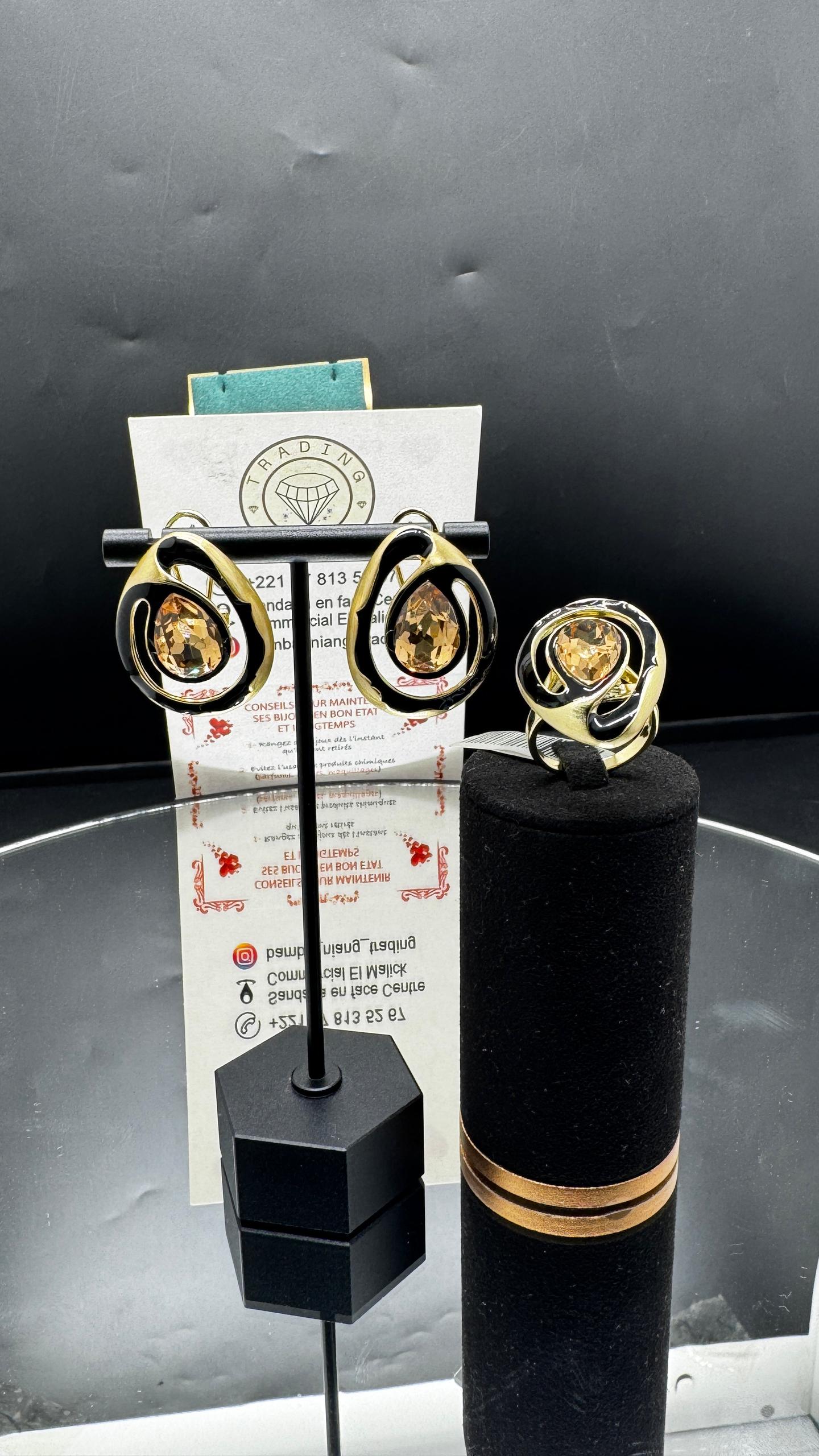Ensemble de boucles d'oreilles et bague