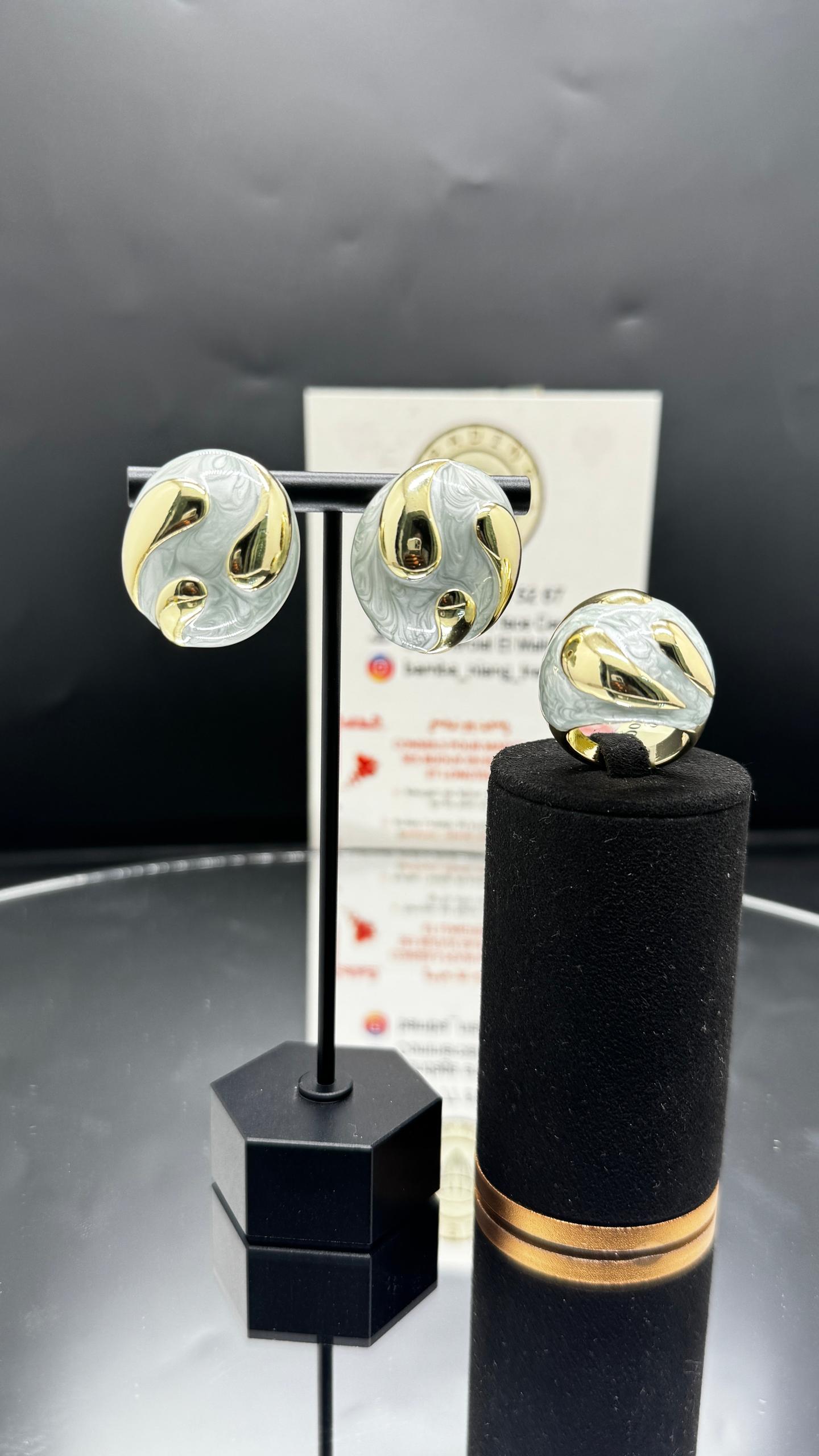 Boucles d'oreilles en or et argent