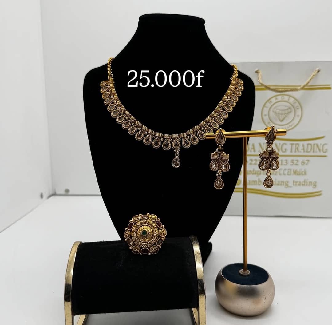 Parure de bijoux traditionnelle