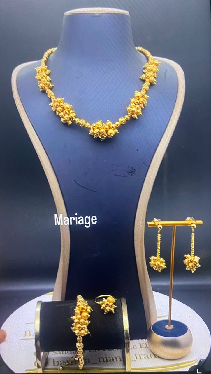 Parure de mariage dorée