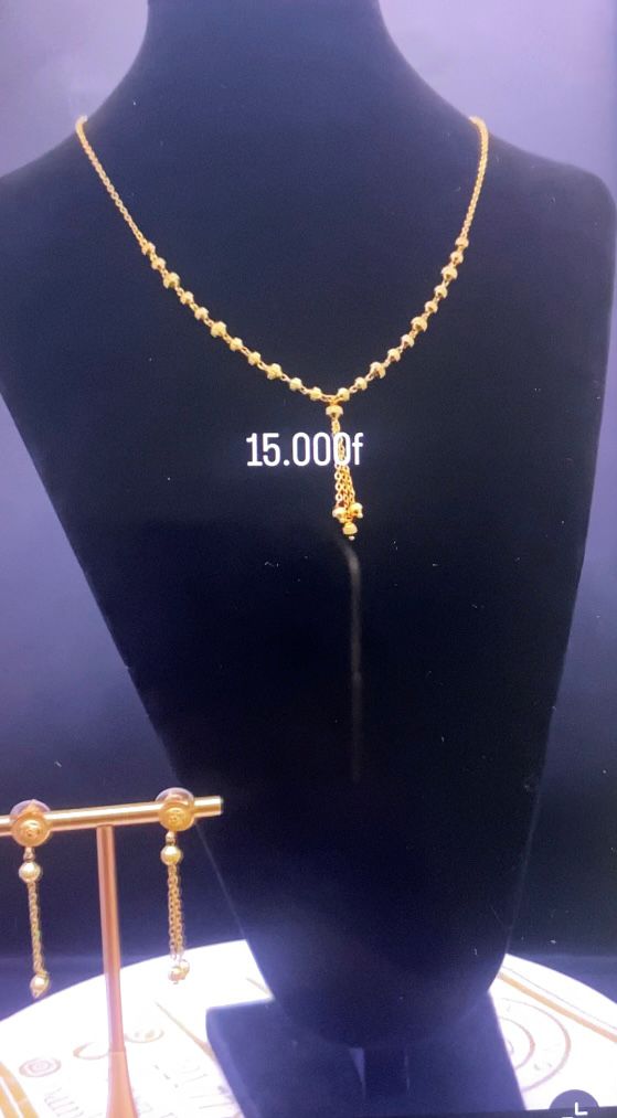 Collier doré élégant
