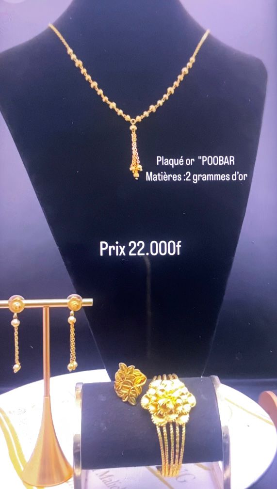 Parure de bijoux en plaqué or