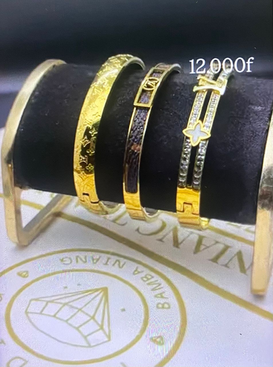 Bracelets en acier doré