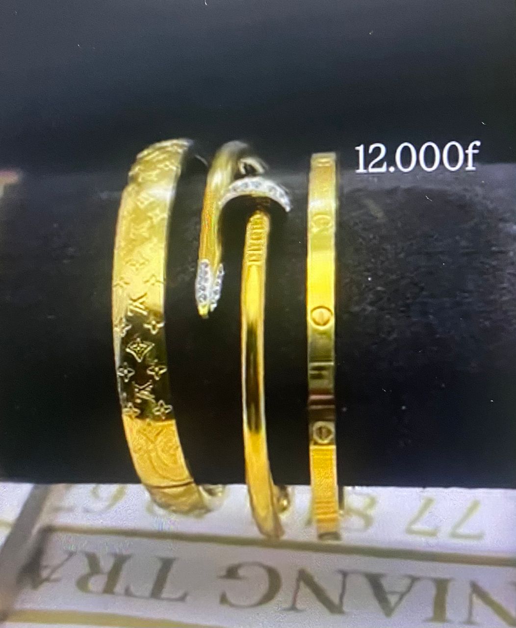 Bracelets dorés élégants