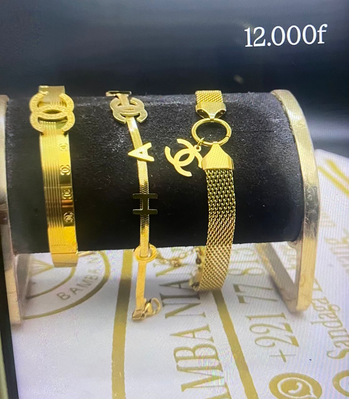 Lot de bracelets dorés pour femme