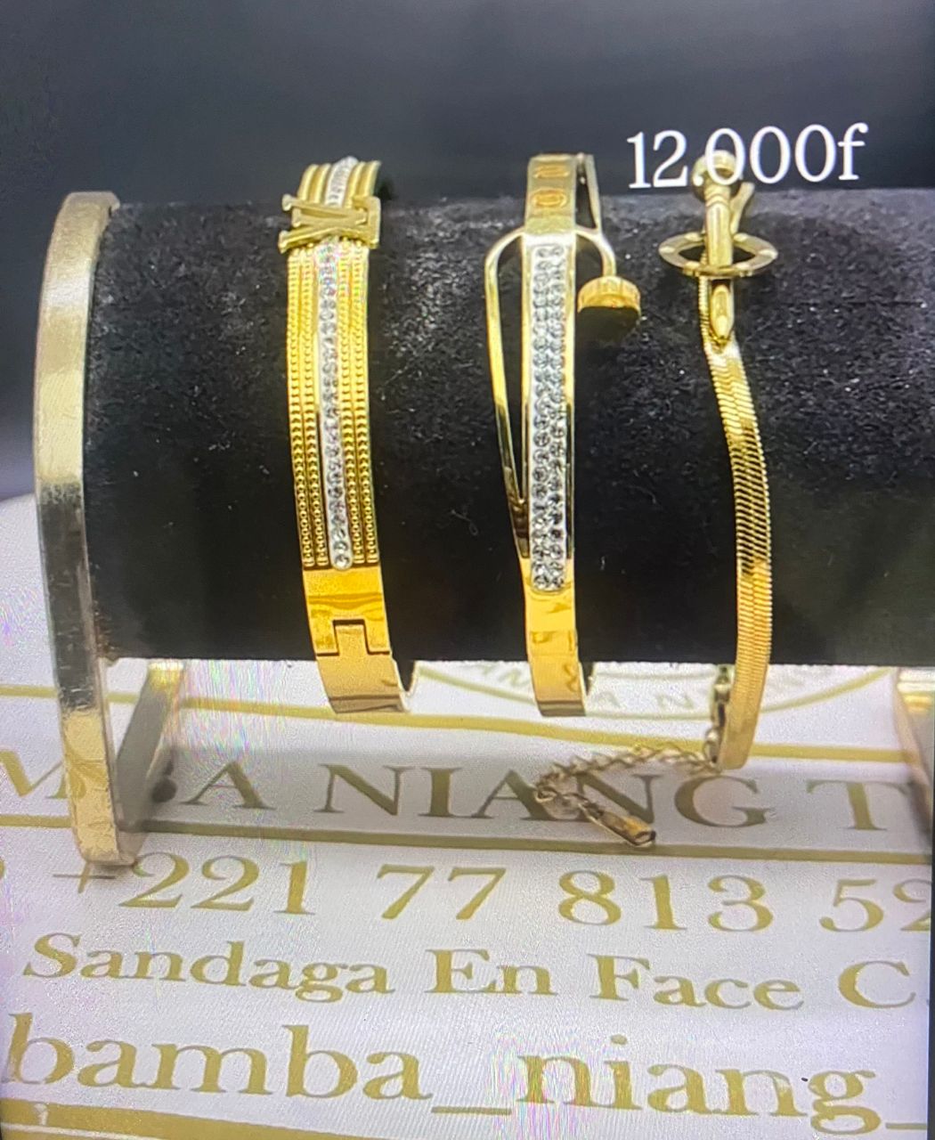 Bracelets dorés élégants