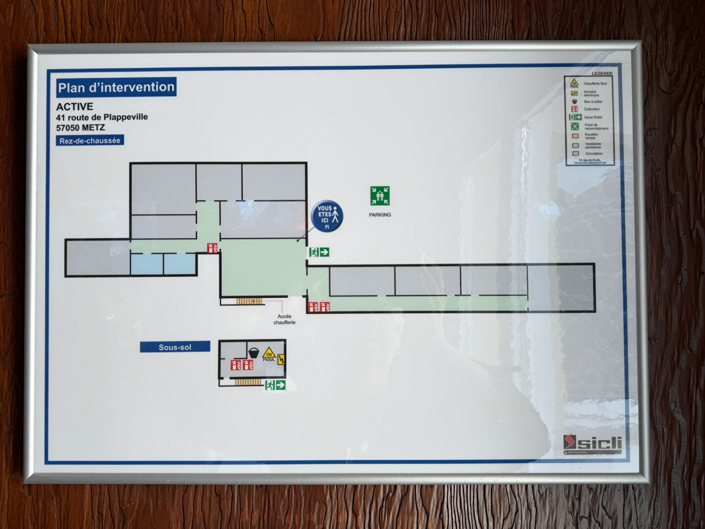 Metz, Ensemble de bureaux (235 m²) avec garages et parking
