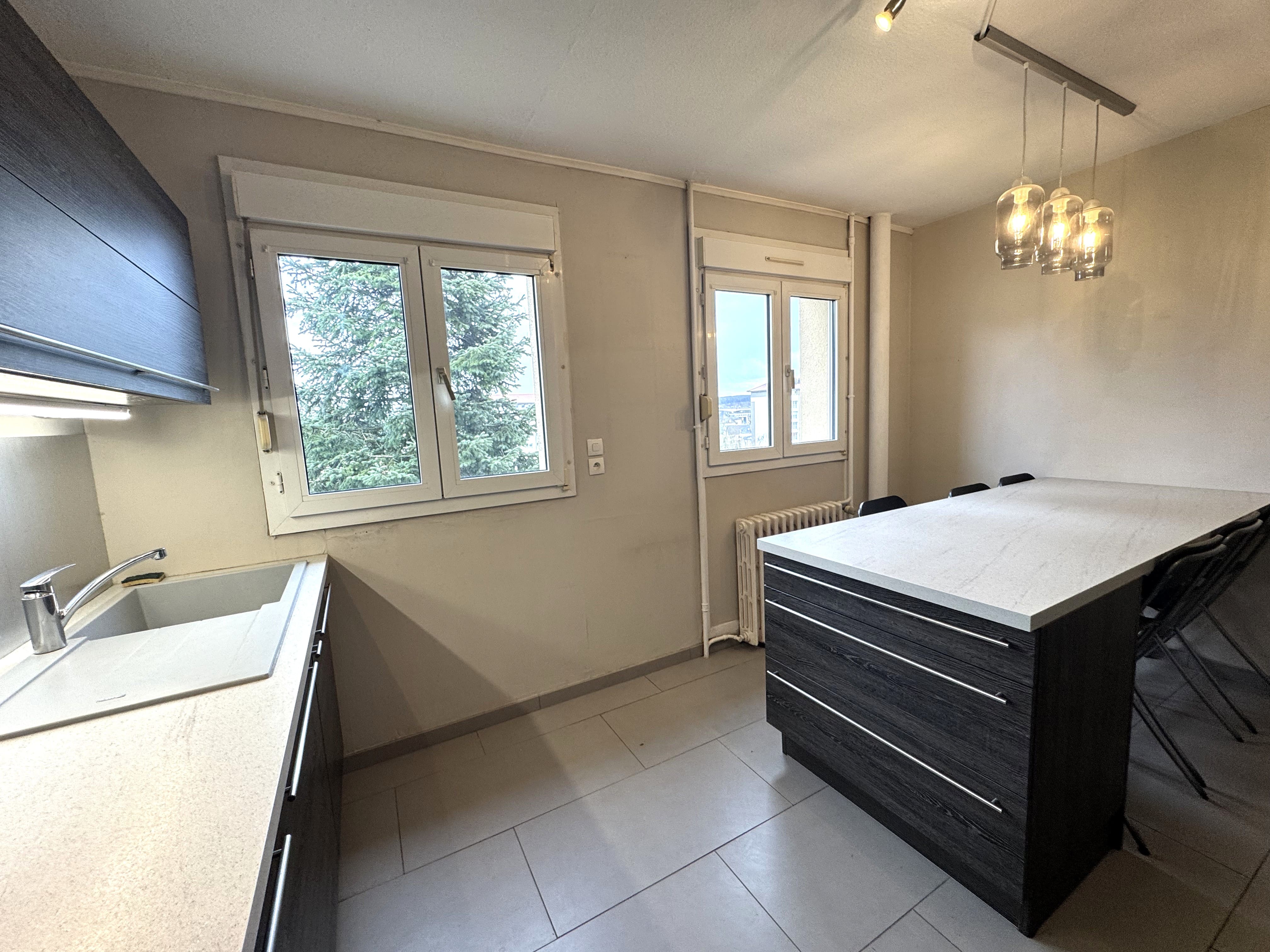 THIONVILLE APPARTEMENT  T5 120.88 m2 + cave