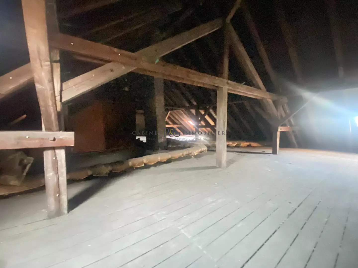 A vendre comble à aménager de 60 m2 (loi carrez) à Ban St Martin