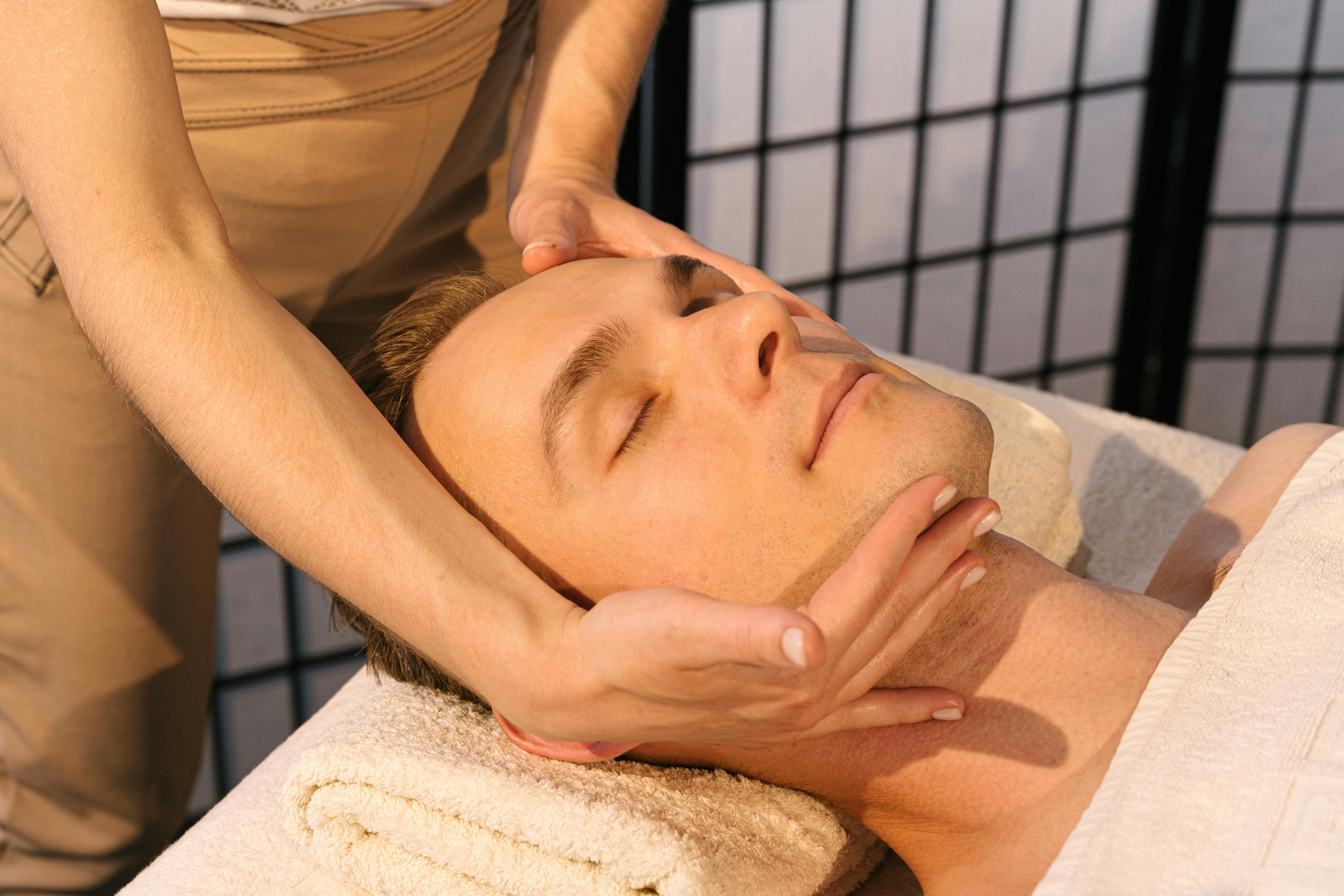 Combo: Facial Care + Foot Massage