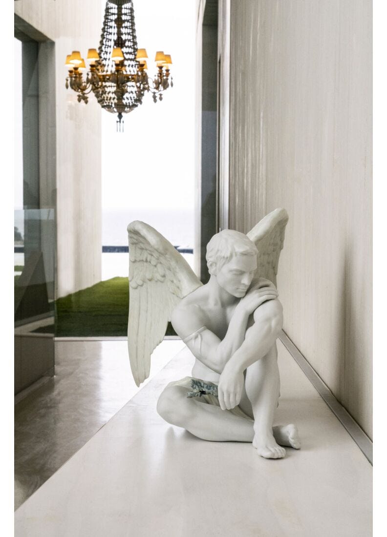 Lladró Protective Angel Figurine – Matte White Porcelain (SKU: 01008539)