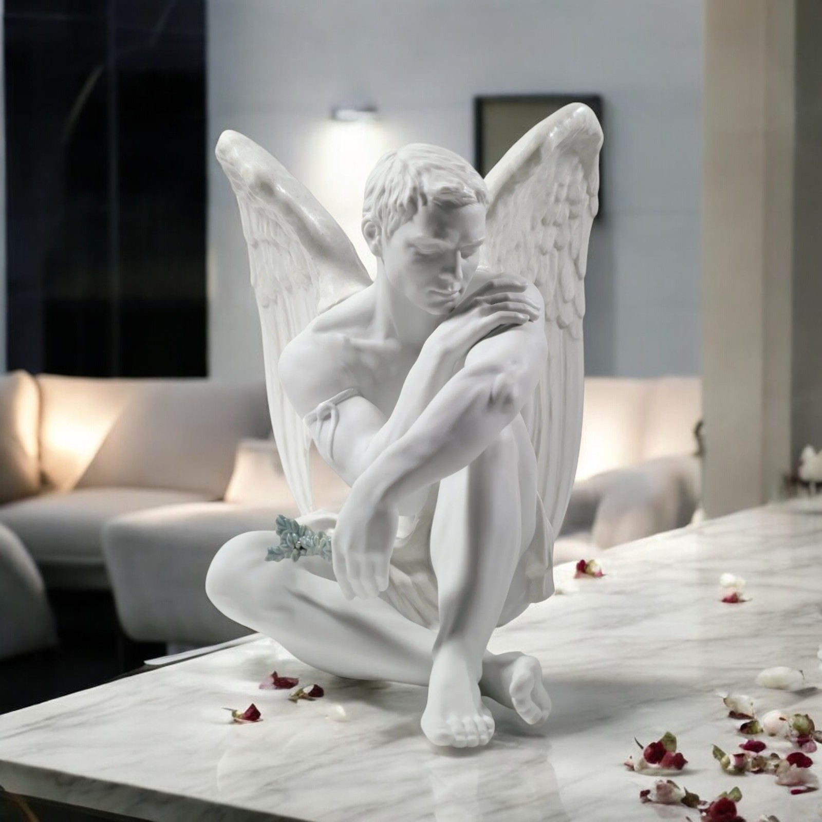 Lladró Protective Angel Figurine – Matte White Porcelain (SKU: 01008539)