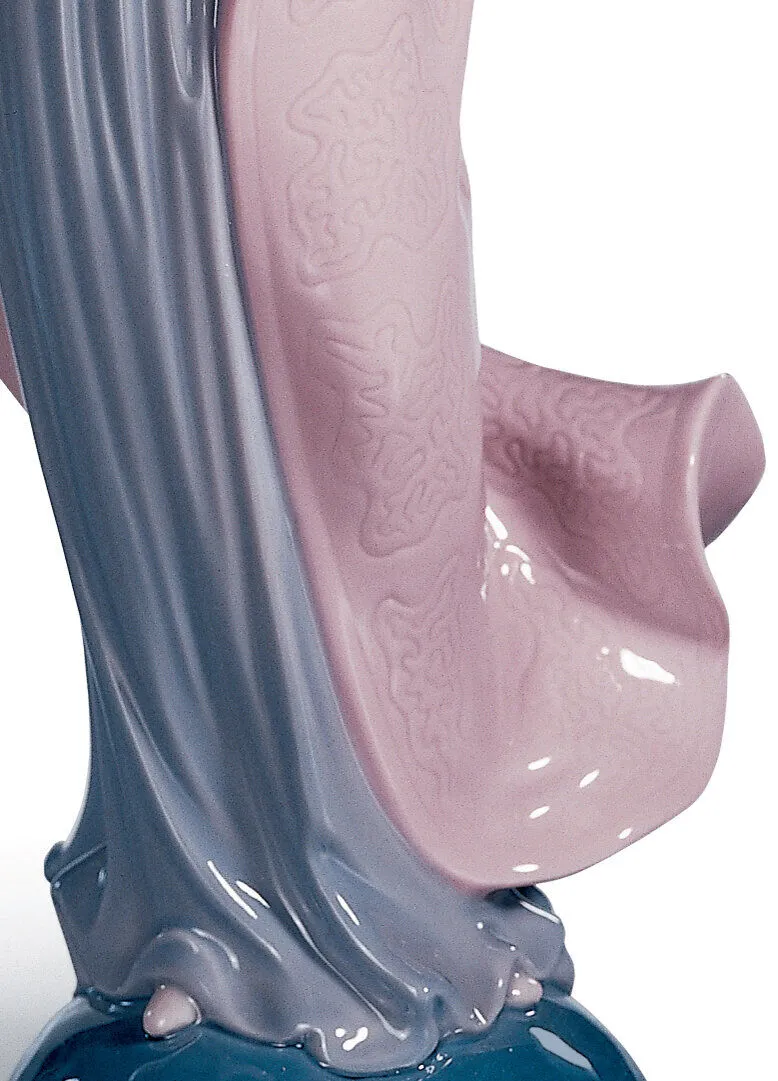 Lladró Our Lady with Flowers Figurine 01005171