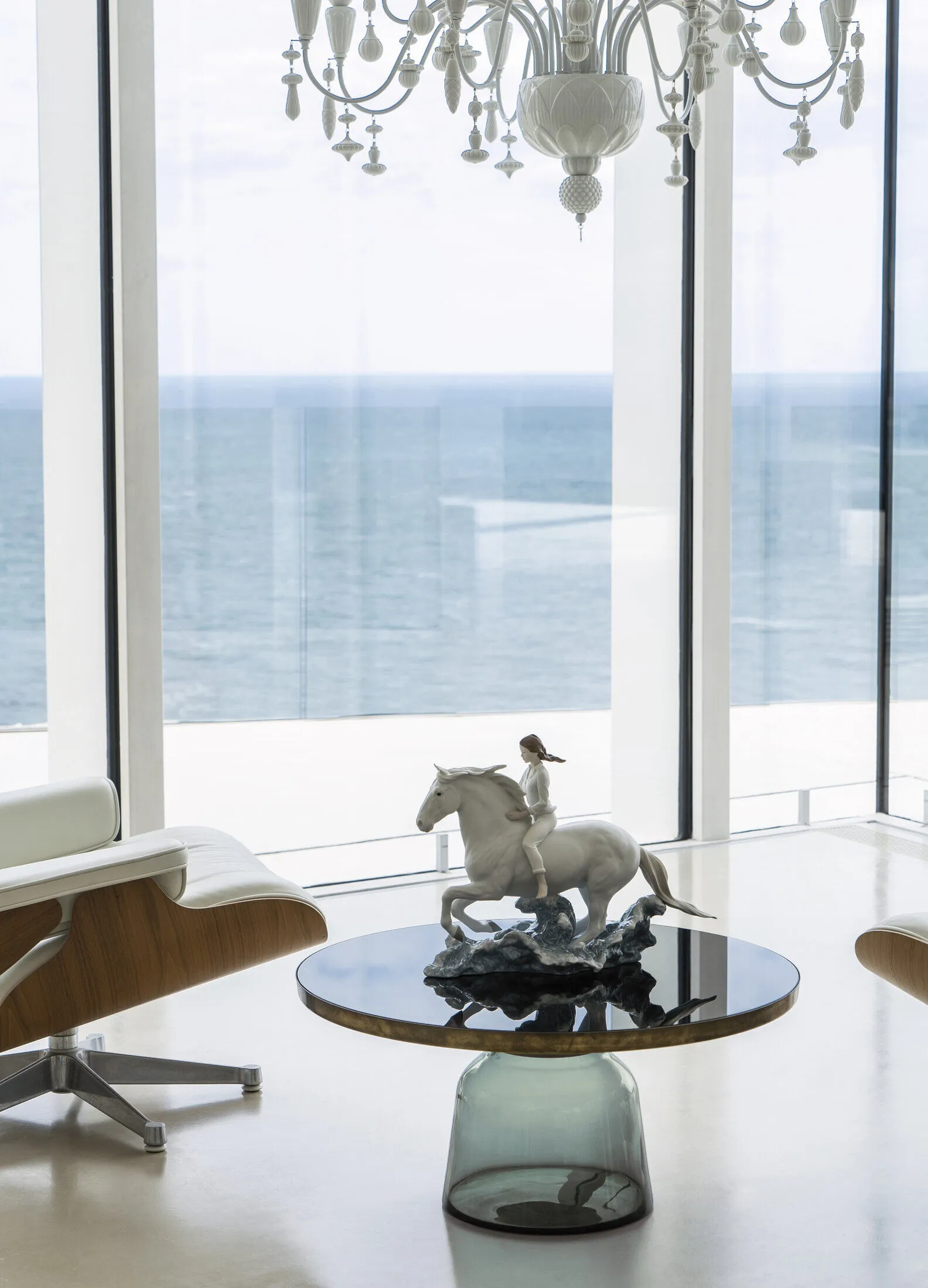 Lladro Riding Her Horse on the Seashore Figurine – 01009371