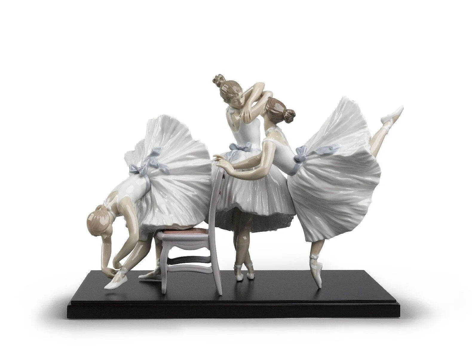 Lladro Backstage Ballet Figurine 01008476