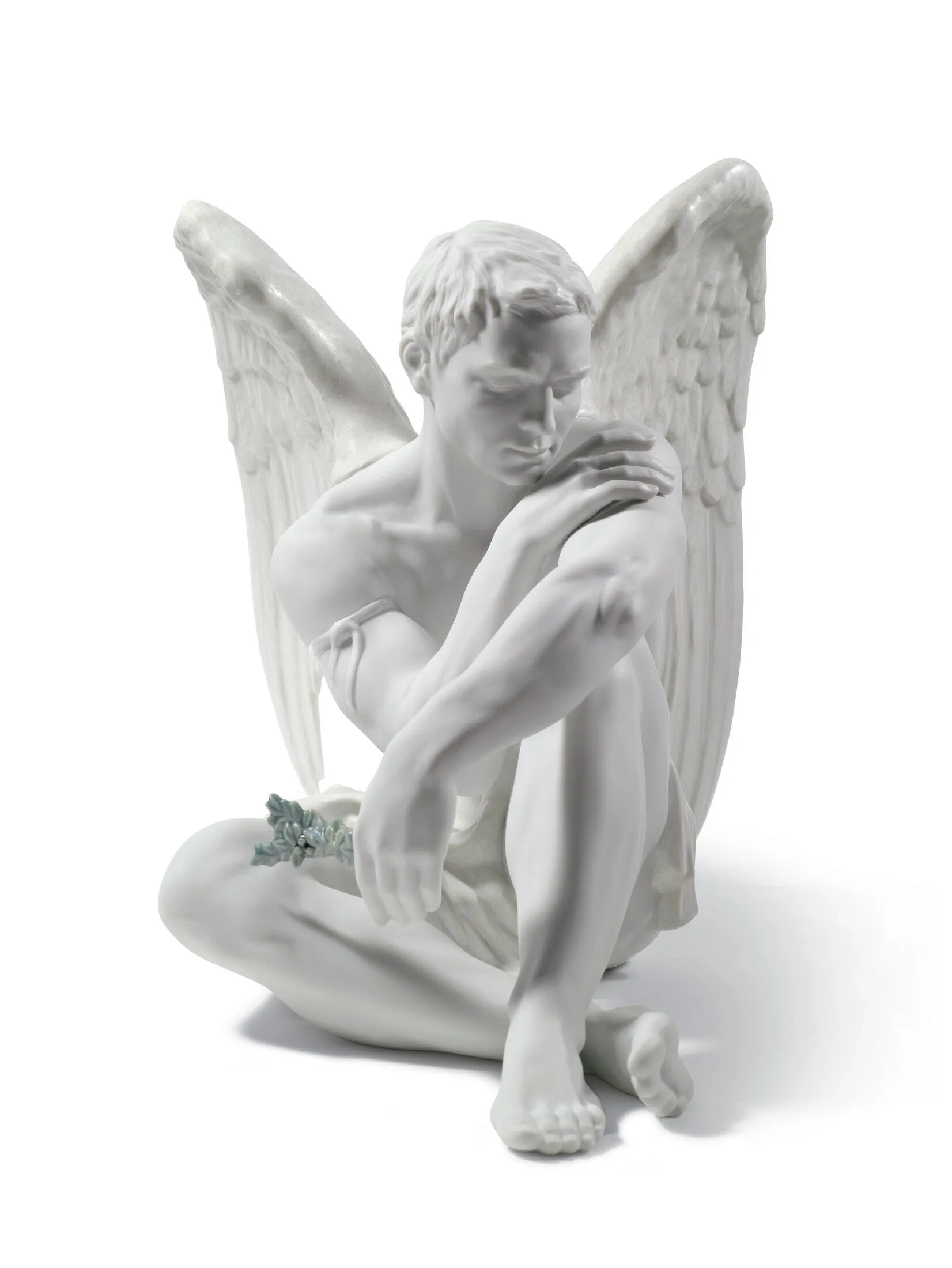 Lladró Protective Angel Figurine – Matte White Porcelain (SKU: 01008539)
