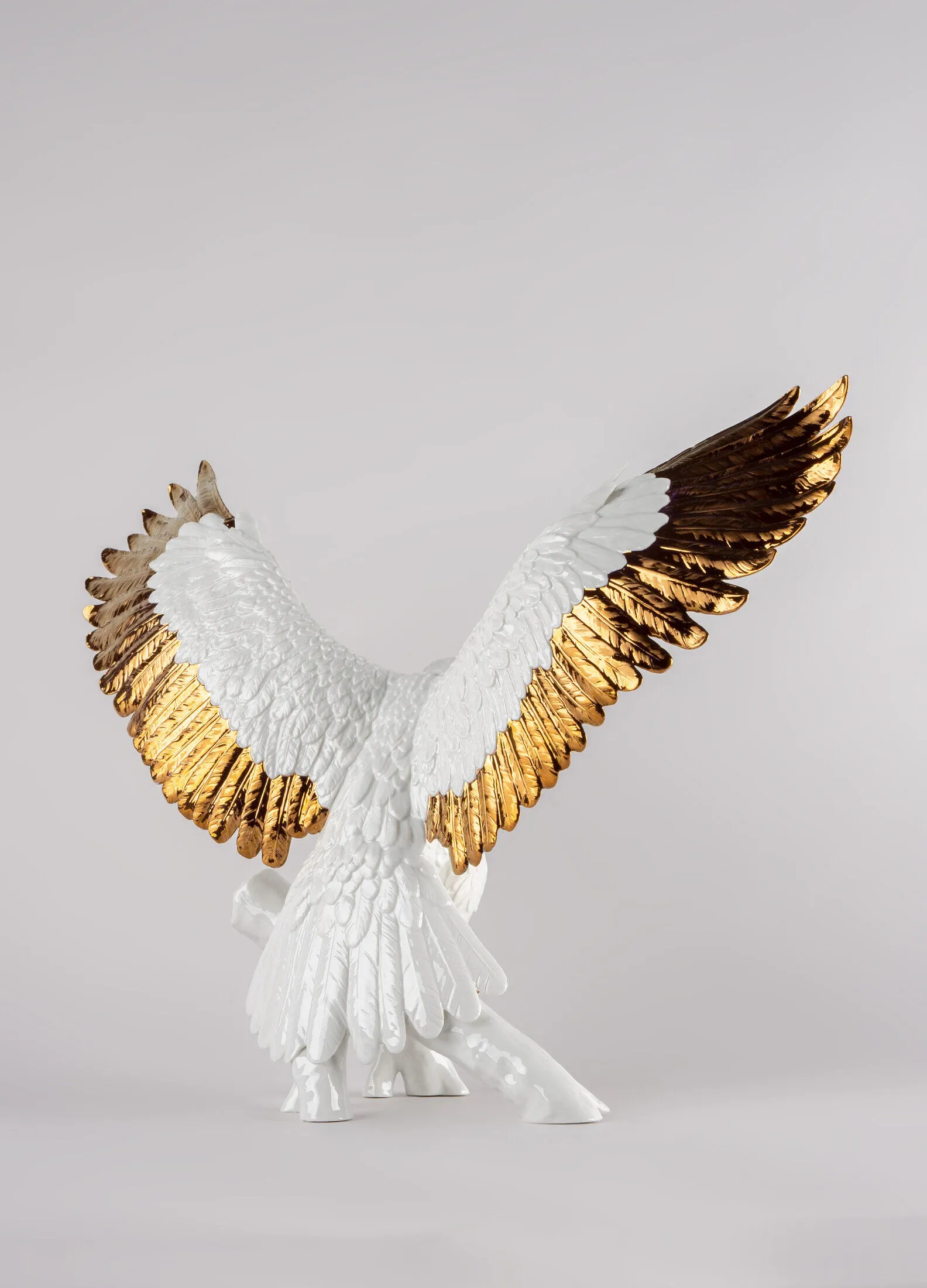 Lladró Freedom Eagle Sculpture – White and Copper (SKU: 01009578)