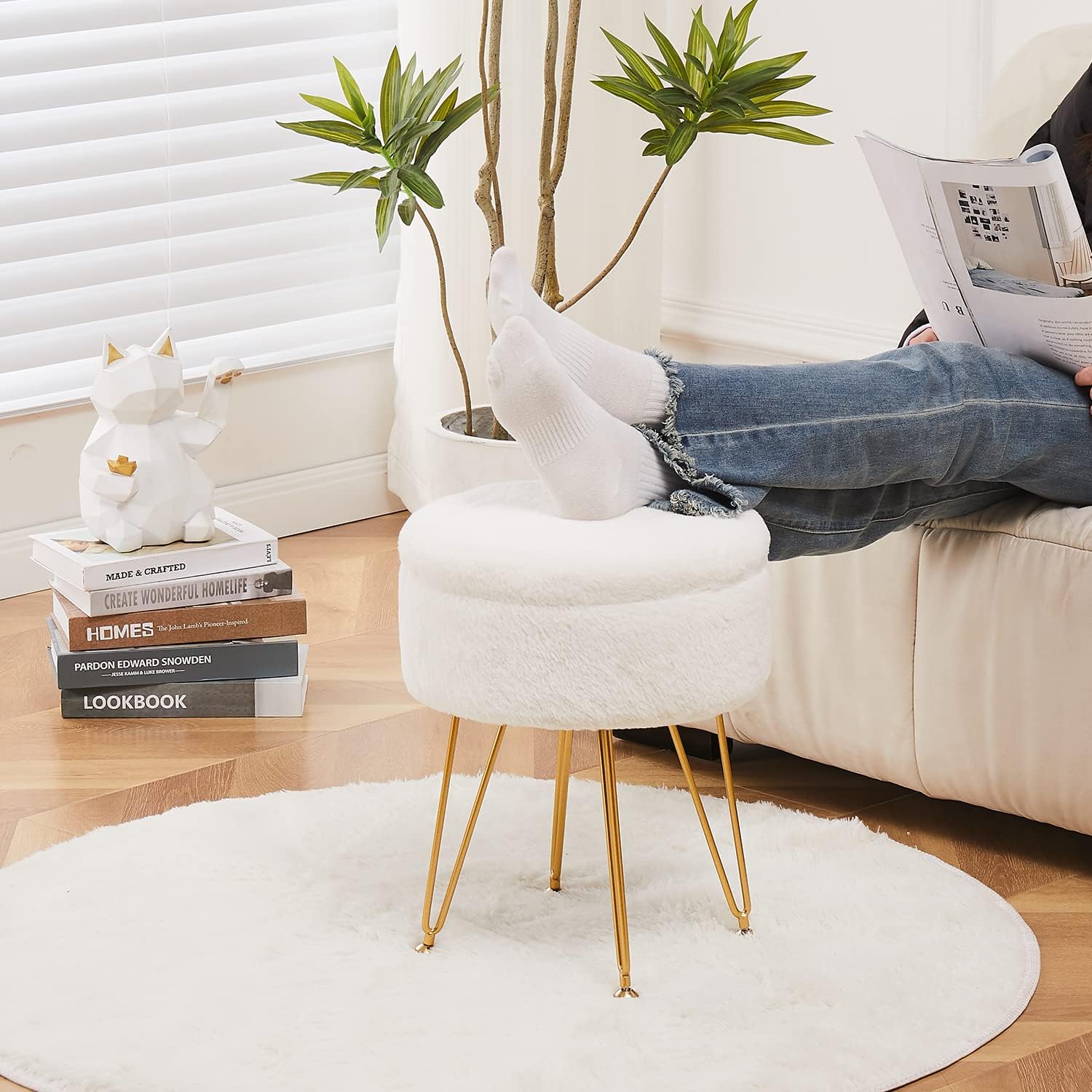 Footrest Footstools Round Faux Fur Ottoman with Storage Space Soft Vanity Chair Seat Coffee Table Ottoman Small Side Table Metal Legs with Adjustable Footings (Cream)