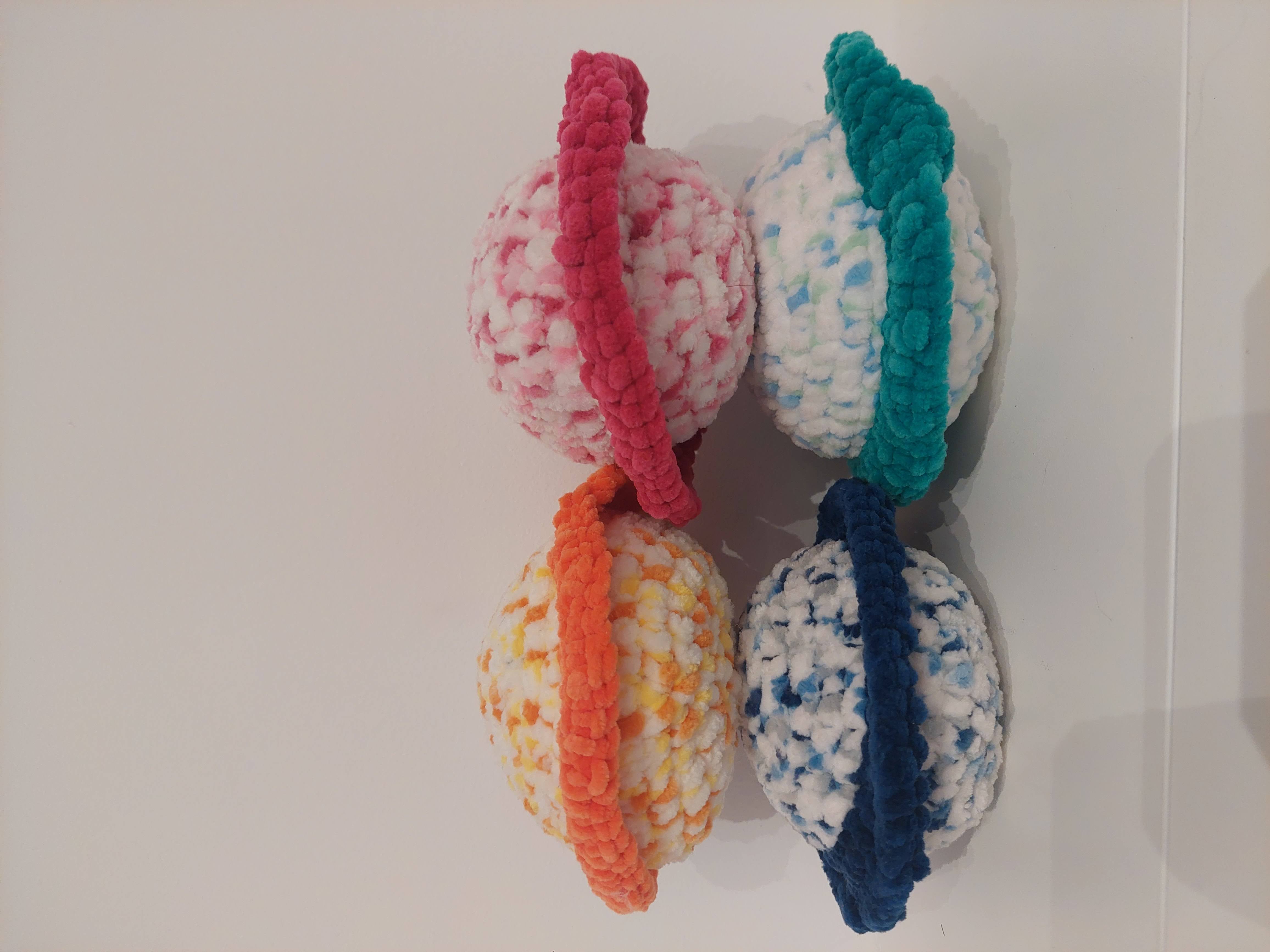 Planètes multicolores en crochet