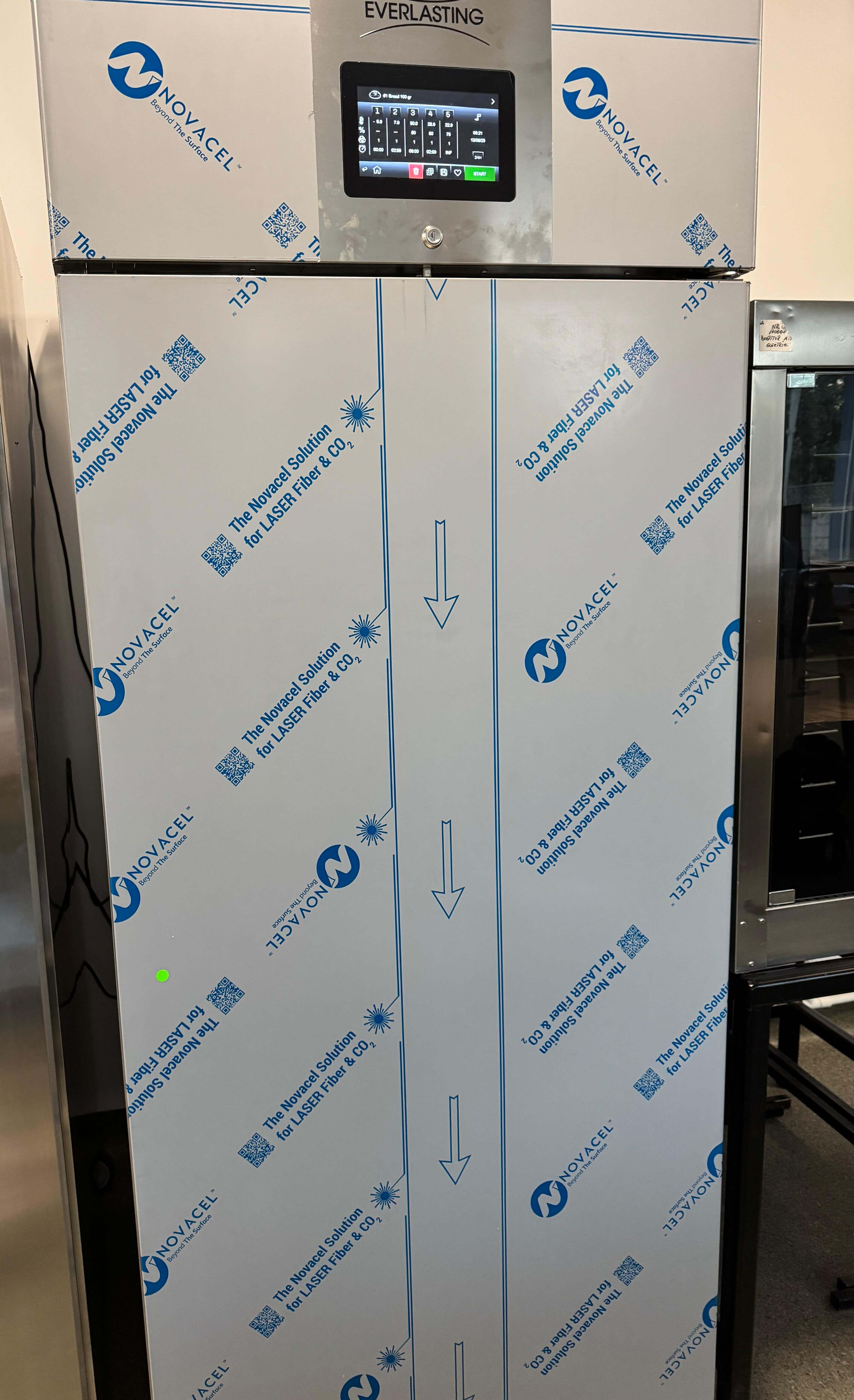 Frigider-dospitor multifunctional automat pentru patiserie nou