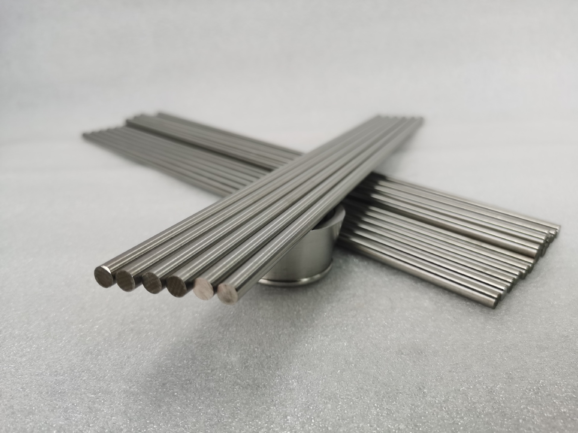 High Purity Molybdenum Rod、Custom Molybdenum Rod、High-Temp Alloy Rod、Semiconductor Molybdenum Rod