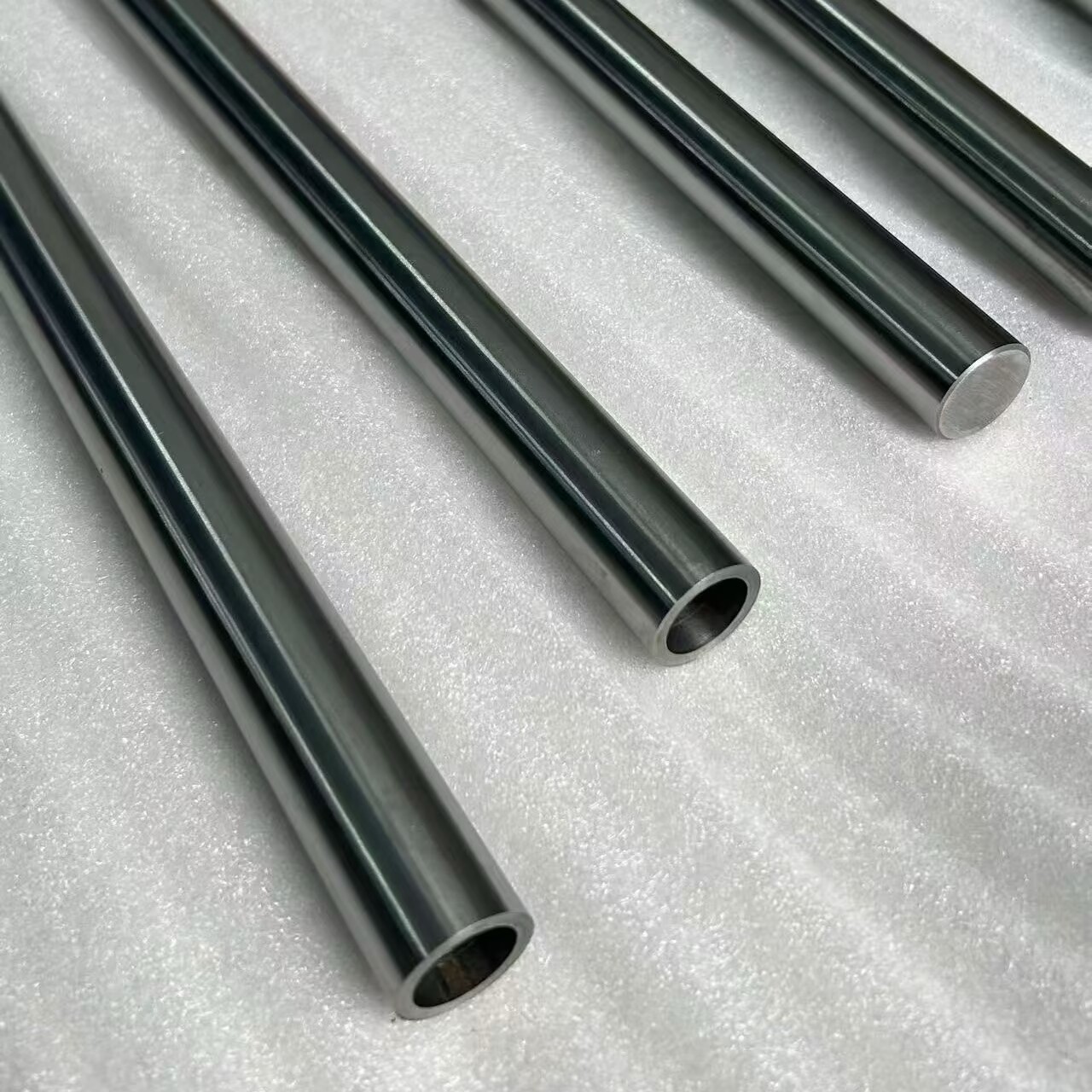 Thick Molybdenum Tube | 1800℃ Resistance & High Precision | Source Manufacturer