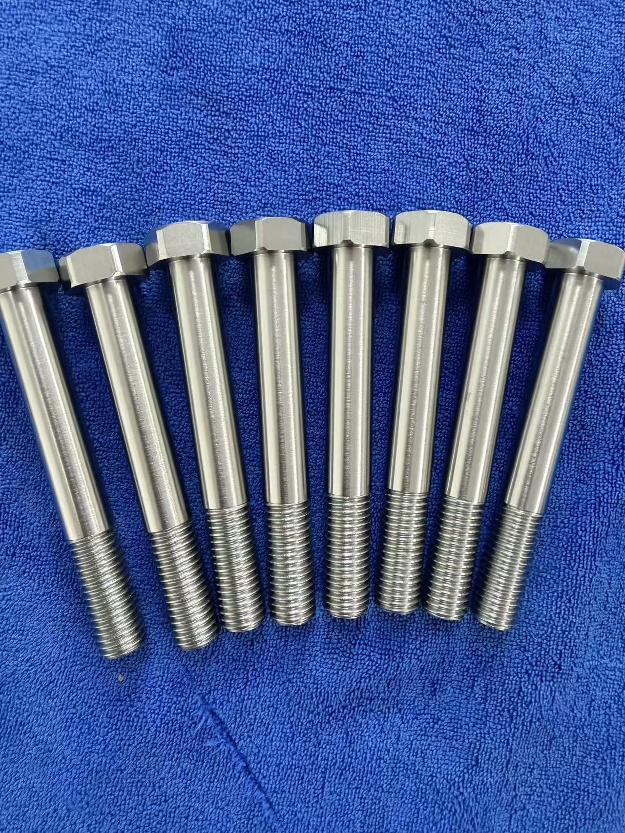 High-Temperature Molybdenum Screws & Bolts - Custom Precision Fasteners for Vacuum Furnaces