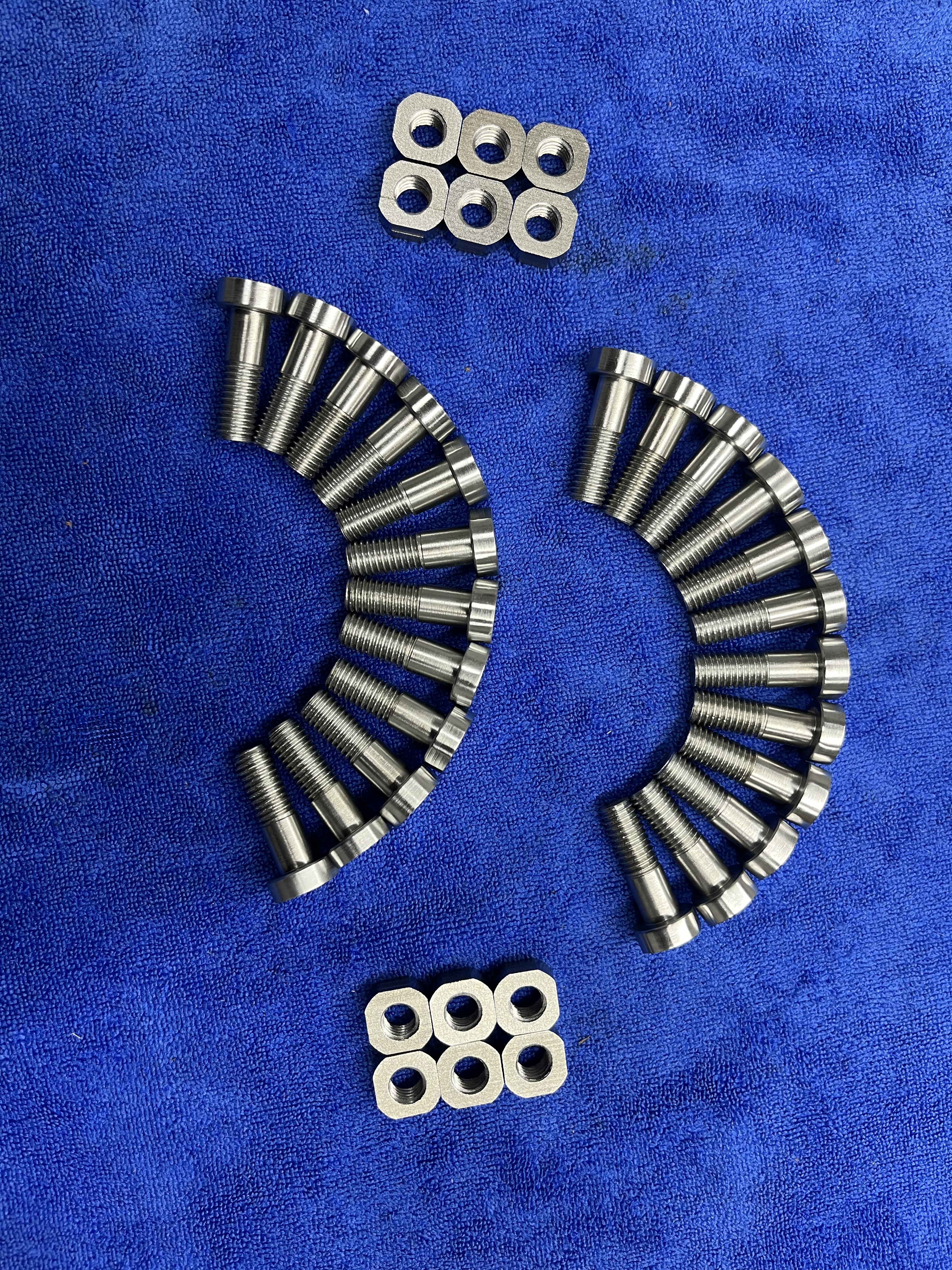 High-Temperature Molybdenum Screws & Bolts - Custom Precision Fasteners for Vacuum Furnaces