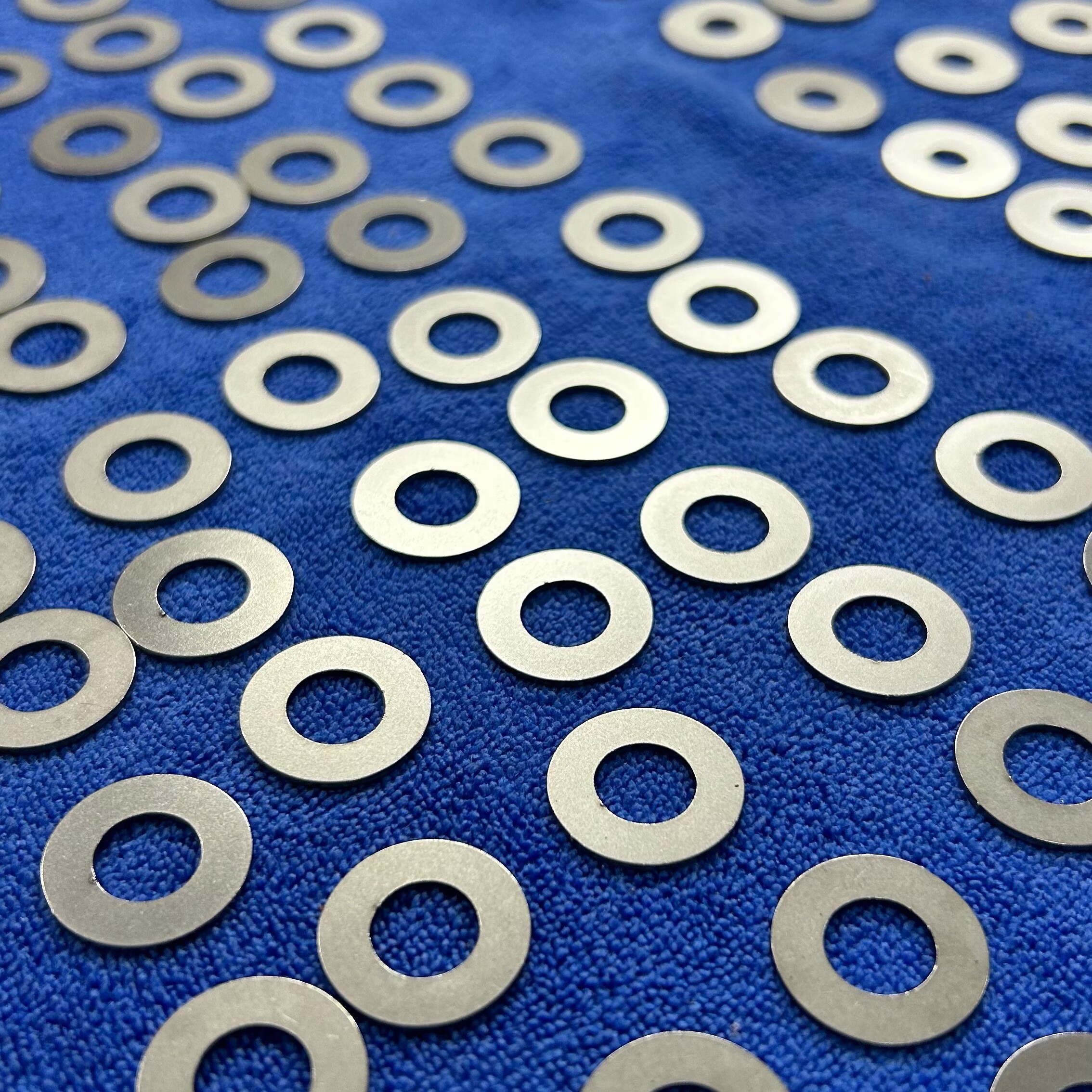 Custom High-Purity Precision Molybdenum Gaskets - High-Temperature Sealing Parts for Vacuum Furnaces, Single Crystal Furnaces & New Energy Equipment