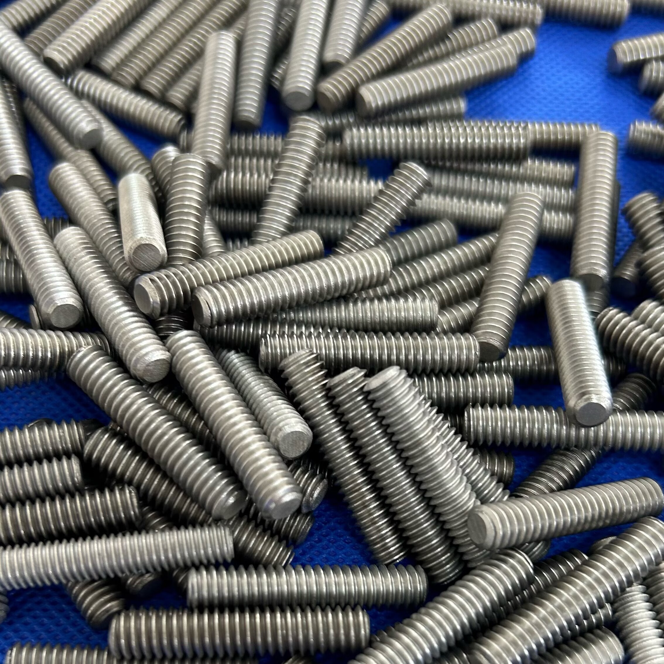 Precision Small-Size Molybdenum Screws | Small Vacuum Lab Furnace High Temp Fasteners | ZSWMO