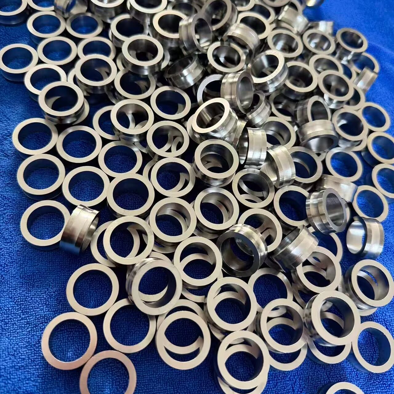 - Heat Shock Resistant Large Diameter Molybdenum Tube Low Vapor Pressure Industrial Piping