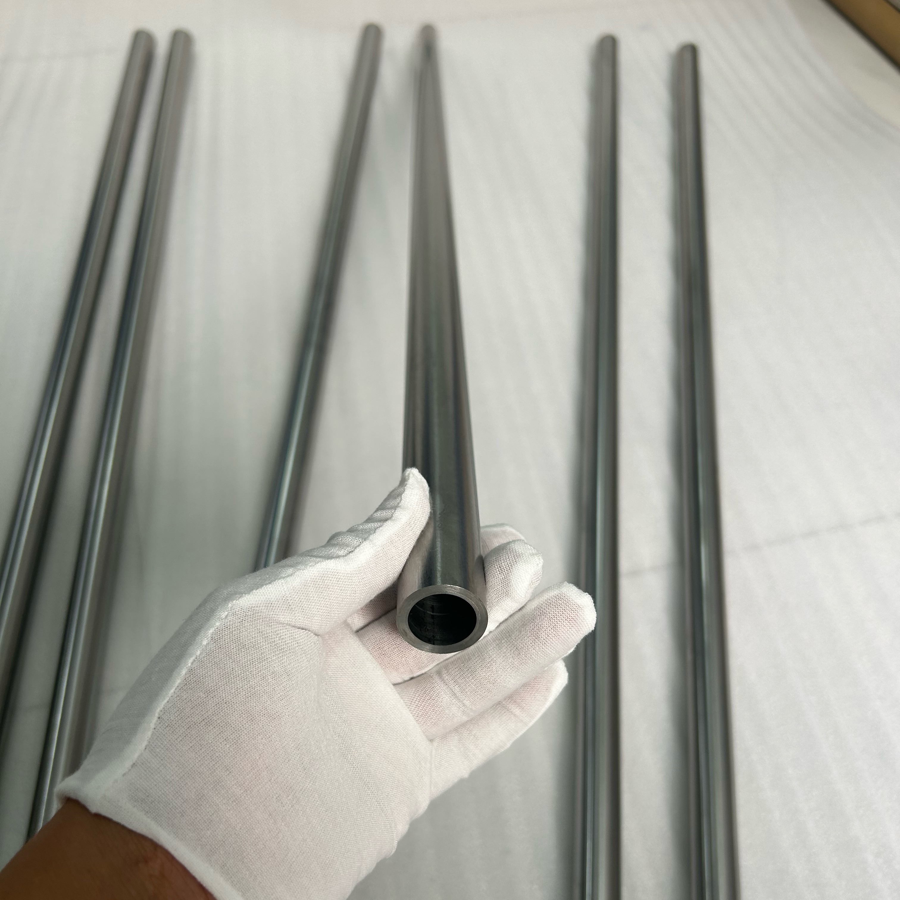 Thick Molybdenum Tube | 1800℃ Resistance & High Precision | Source Manufacturer