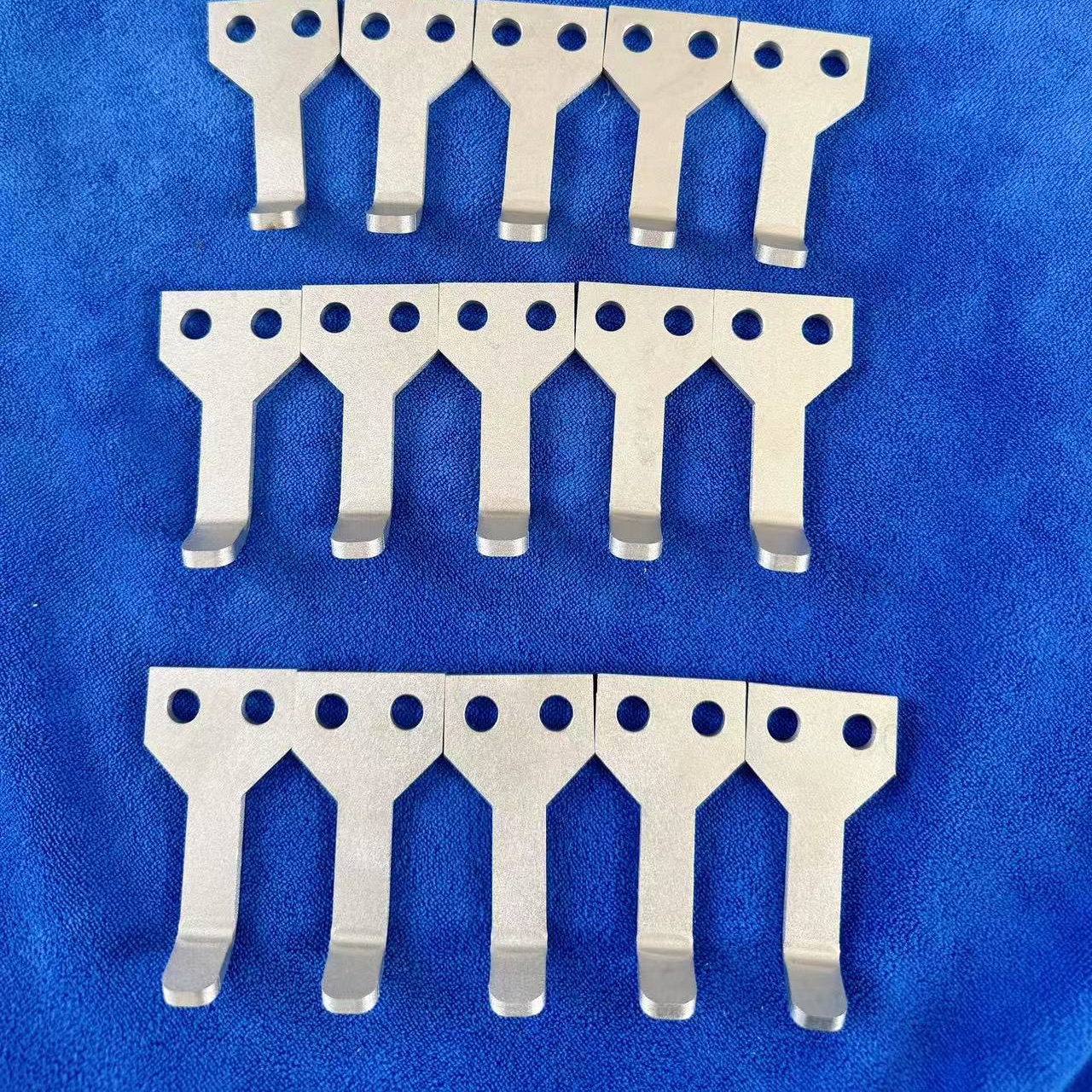 High-Precision Molybdenum Hook for High-Temperature Applications | Custom Sizes