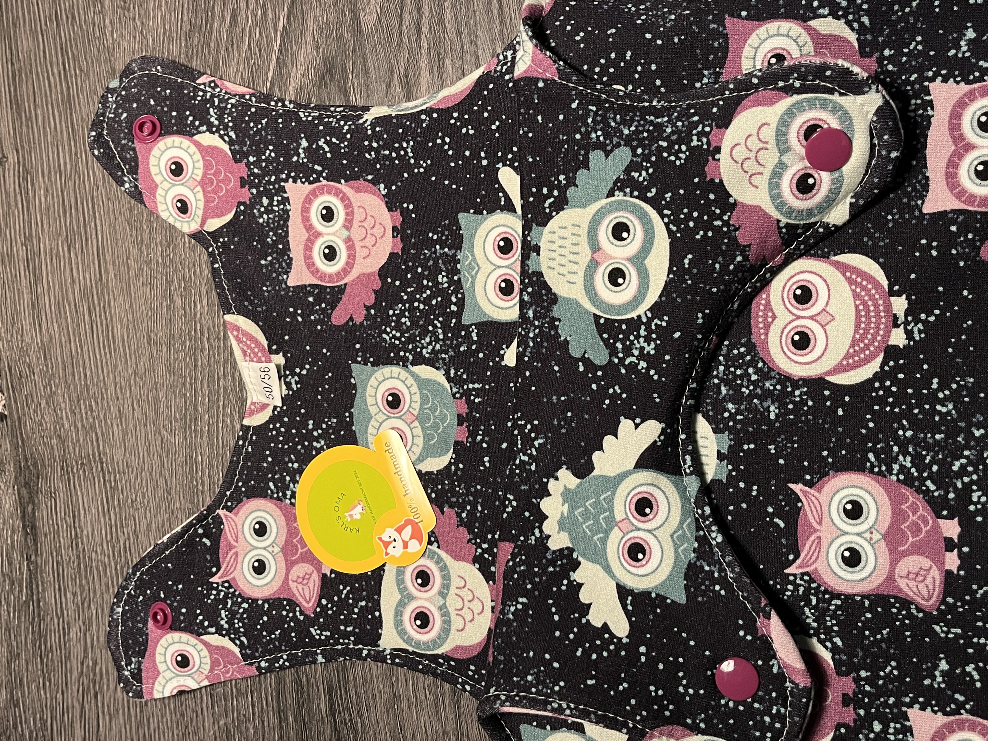 Babystrampler mit Eulenmuster und Glitzerbündchen