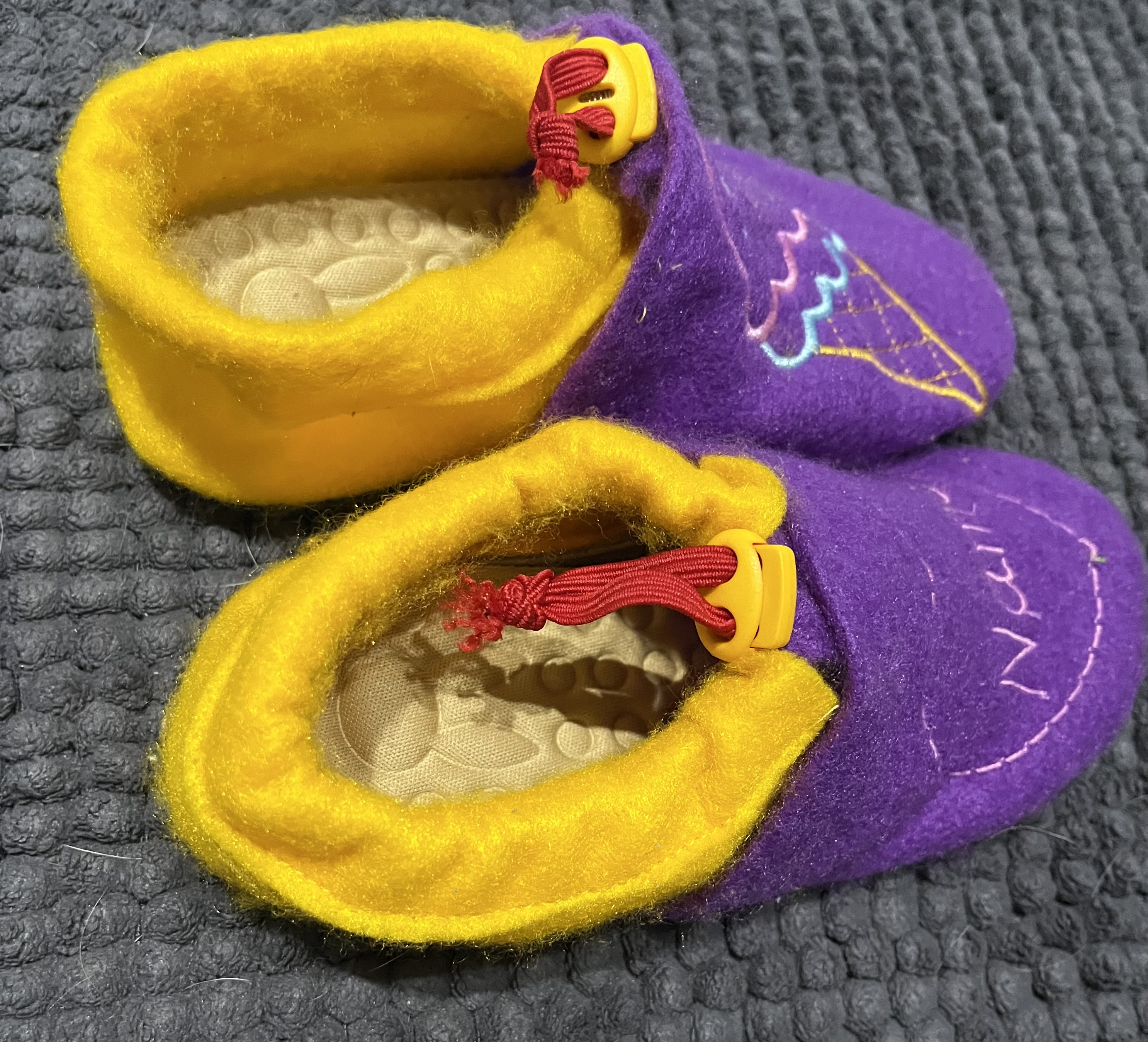 Kinderhausschuhe Material-Mix mit Einlegesohle