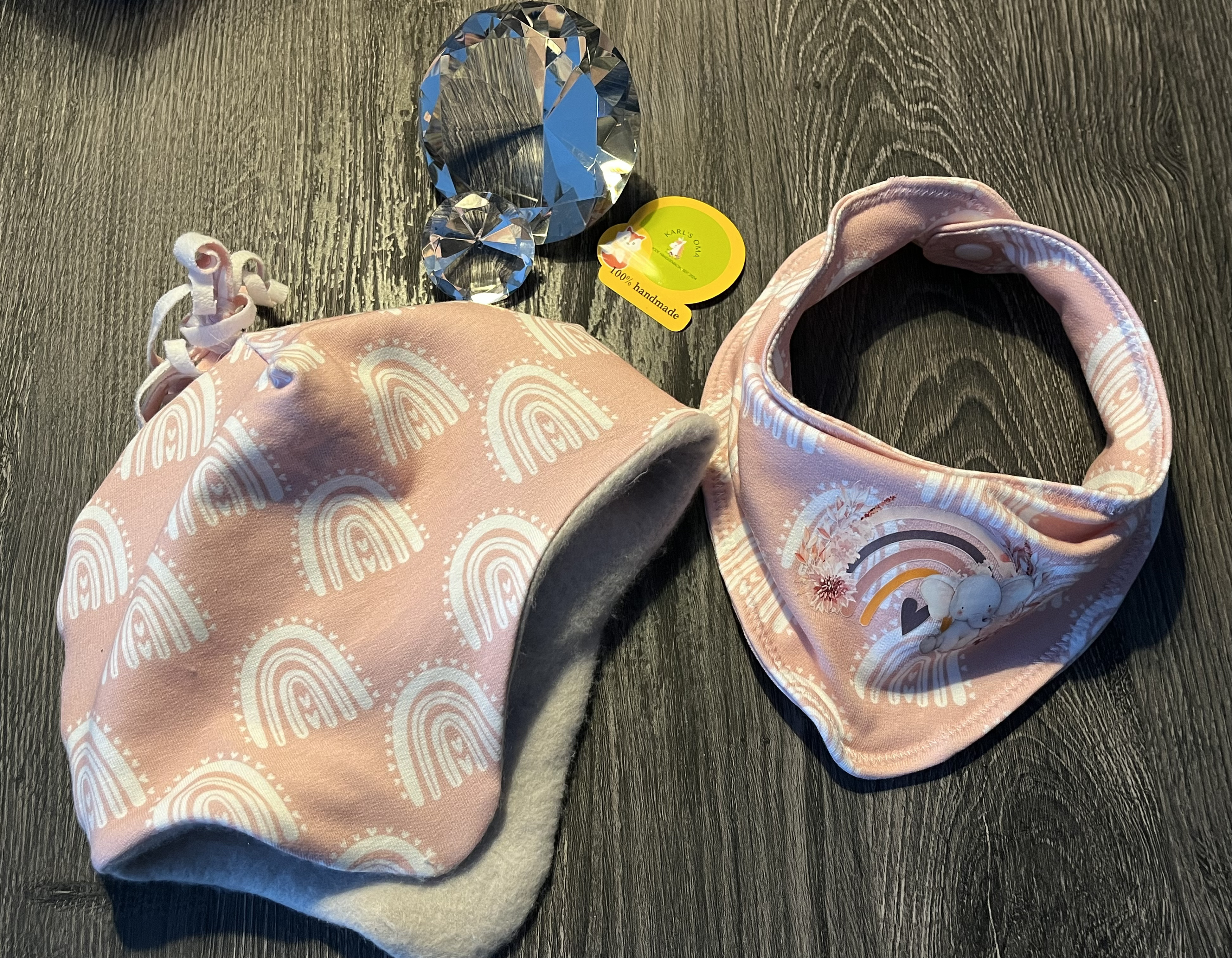 Baby-Mütze und Halstuch-Set