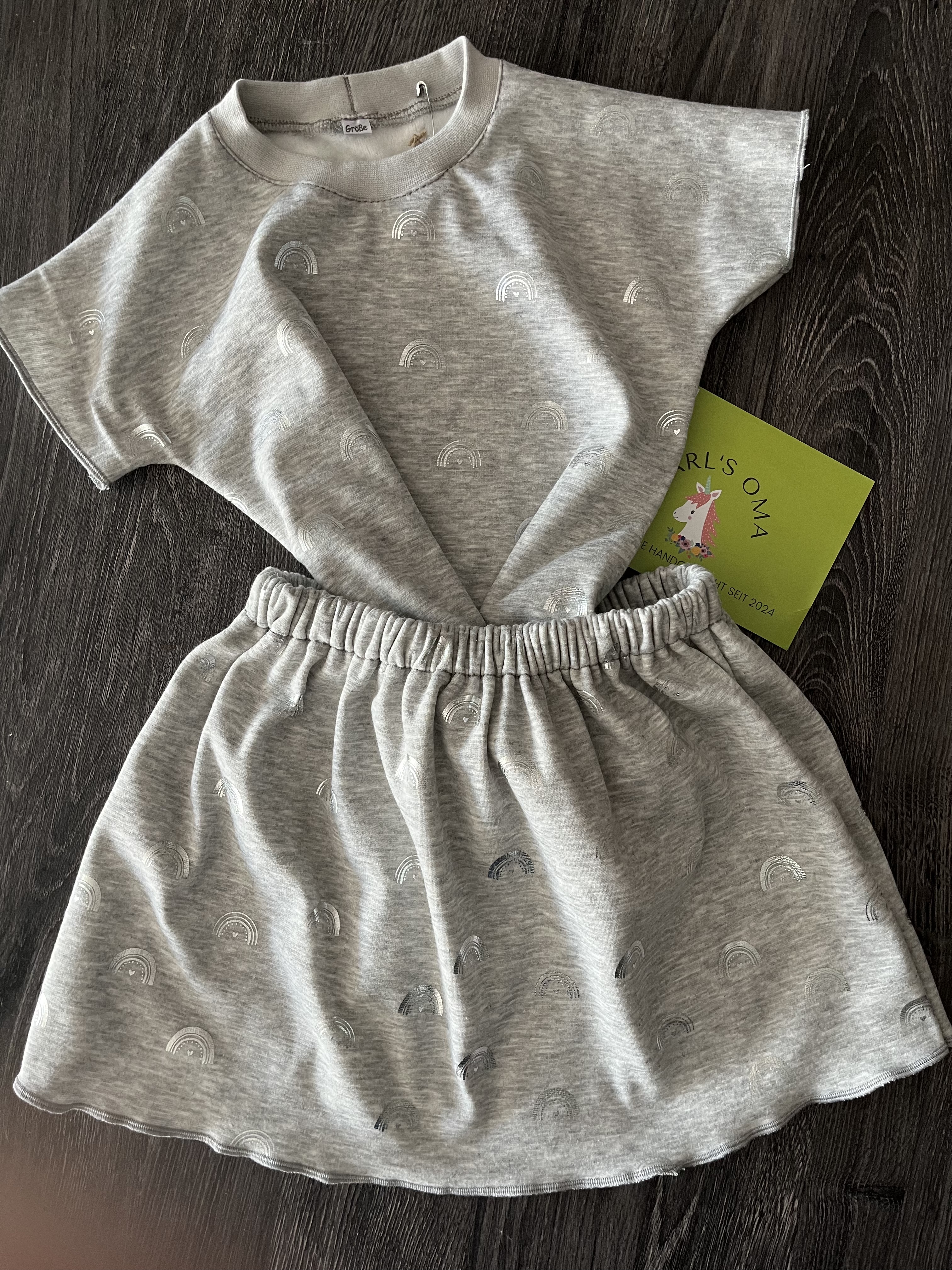 2-teiliges Set Shirt und Rock silberner Regenbogen