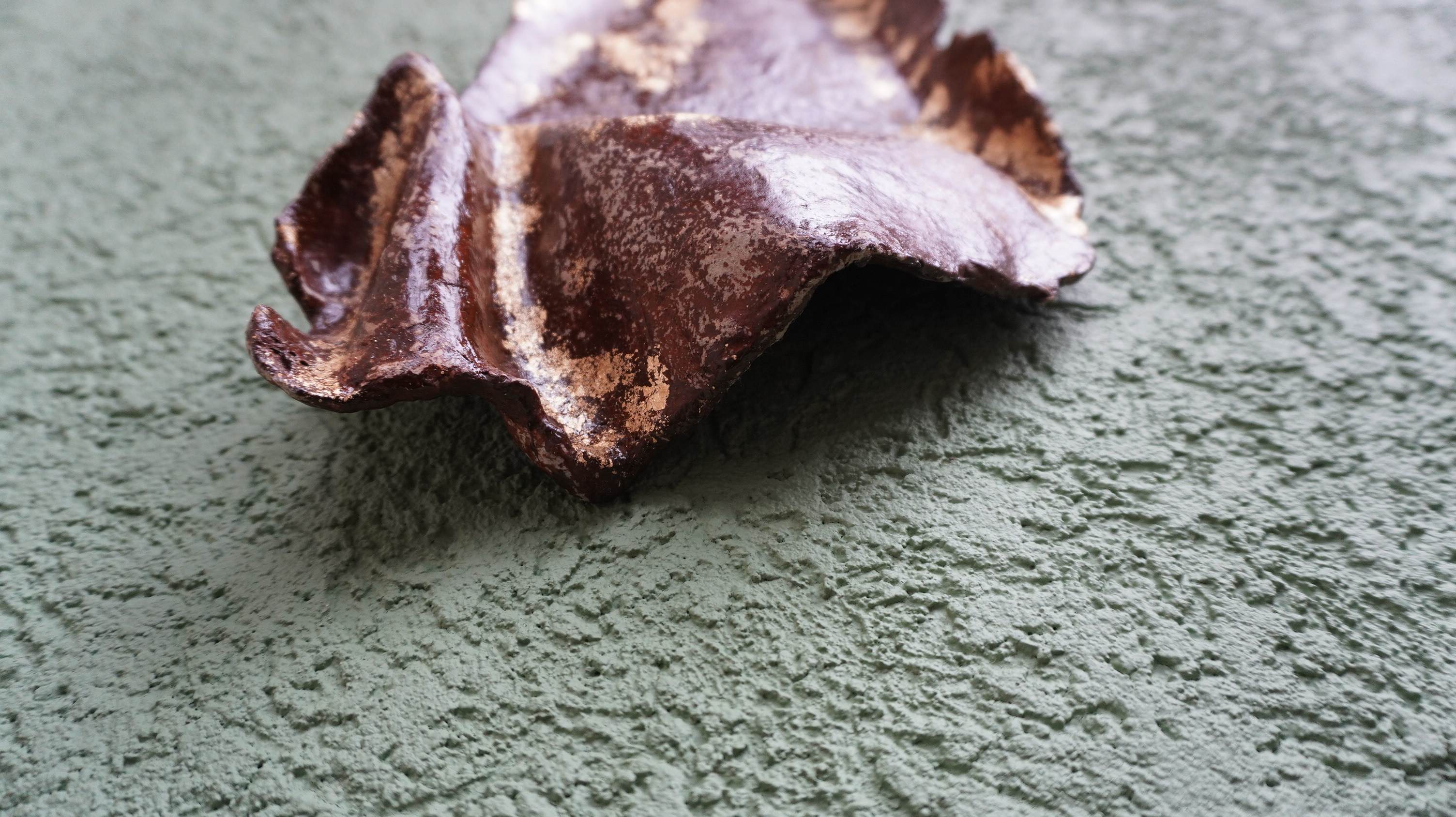 Wandteller "Brownie"