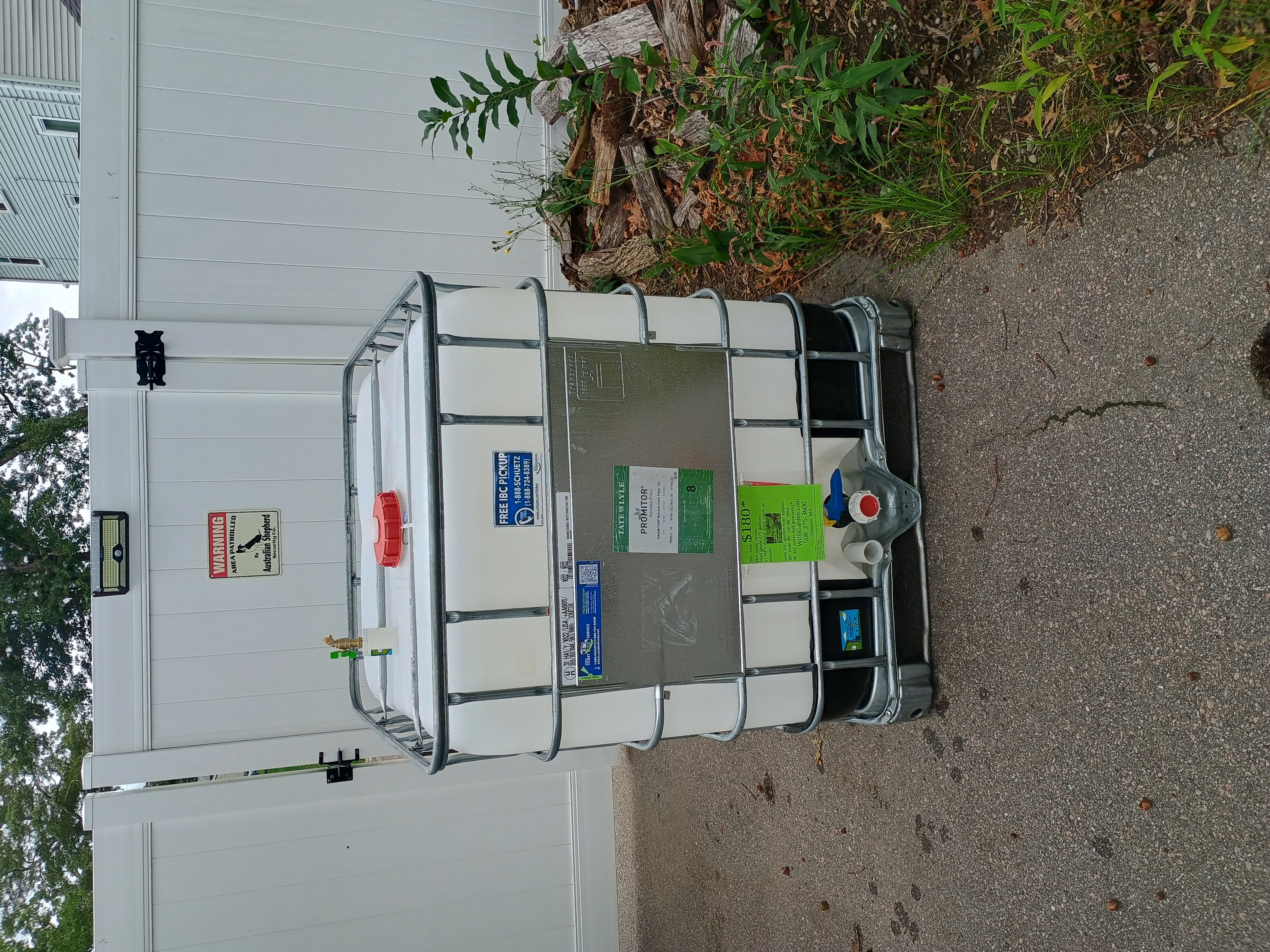 Like New Food Grade 275 gallon IBC Tote