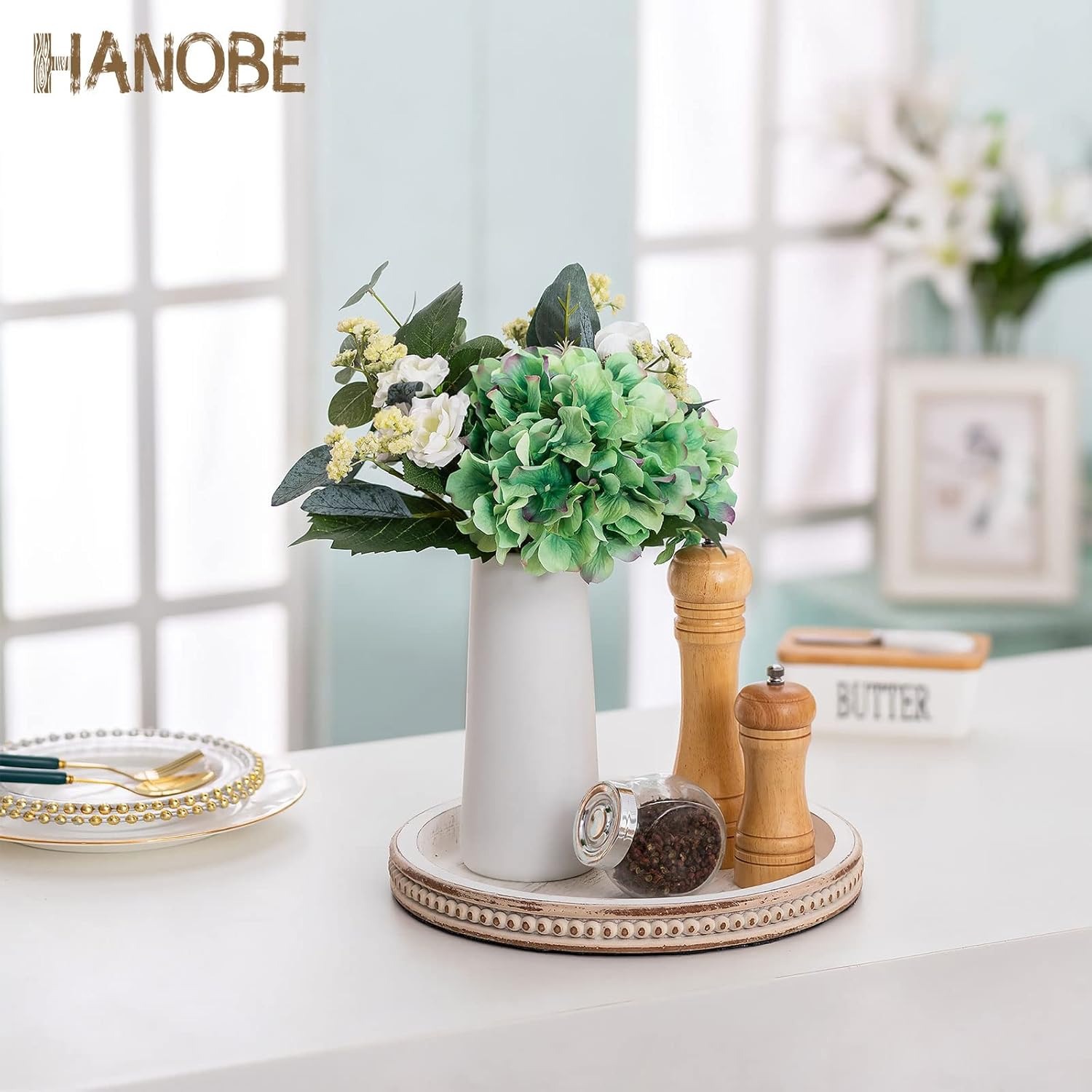 Hanobe Round Wooden Decorative Tray – White Washed Bead Style