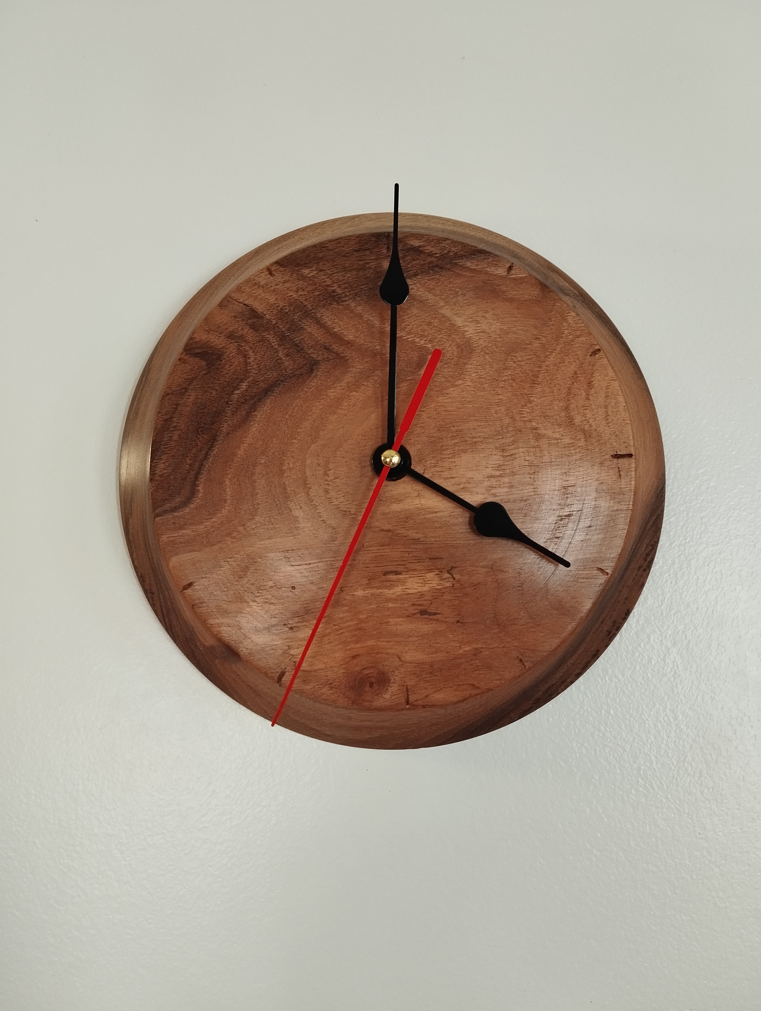 Horloge murale en noyer
