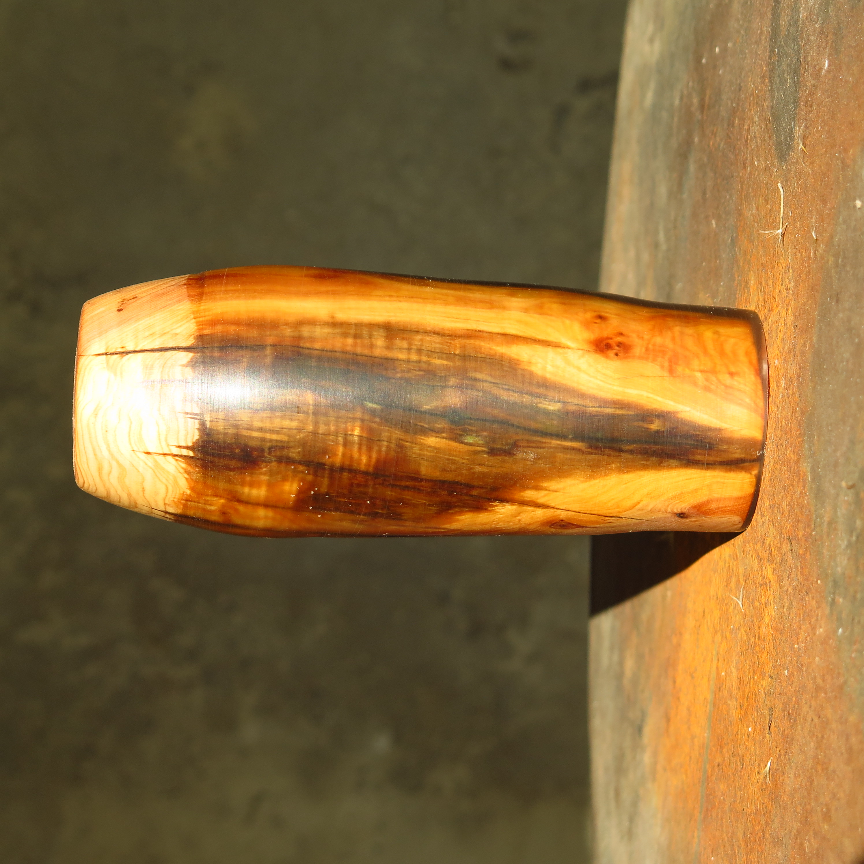 Soliflore "Vertige" en bois de cade et résine