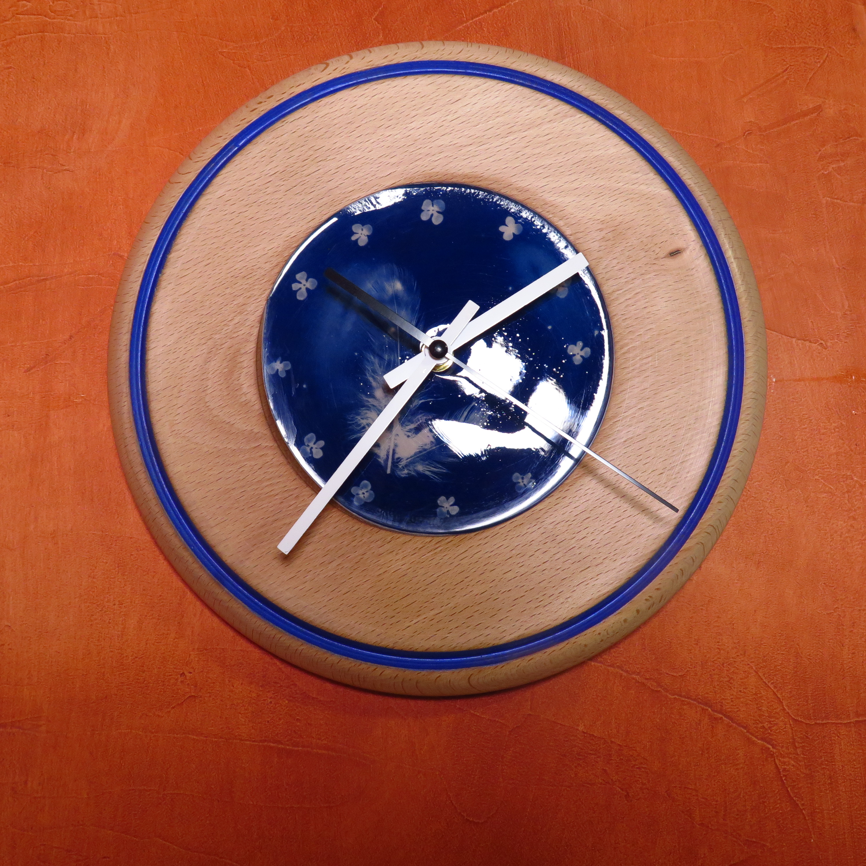 Grande horloge "Rêve bleu" en hêtre et cyanotype