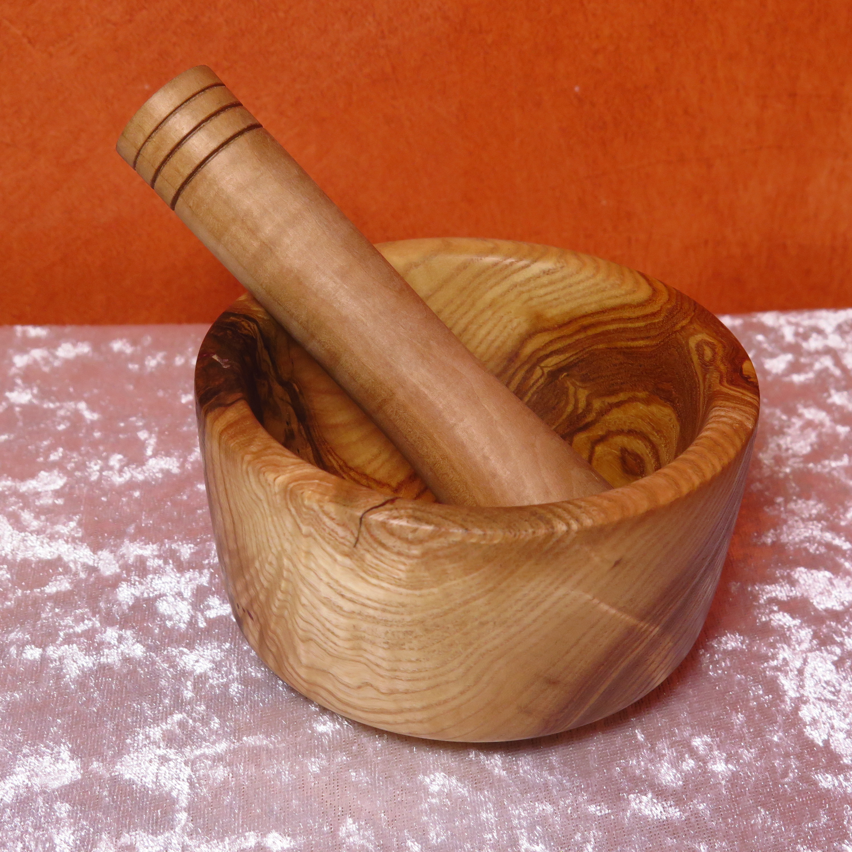 Mortier et pilon en bois