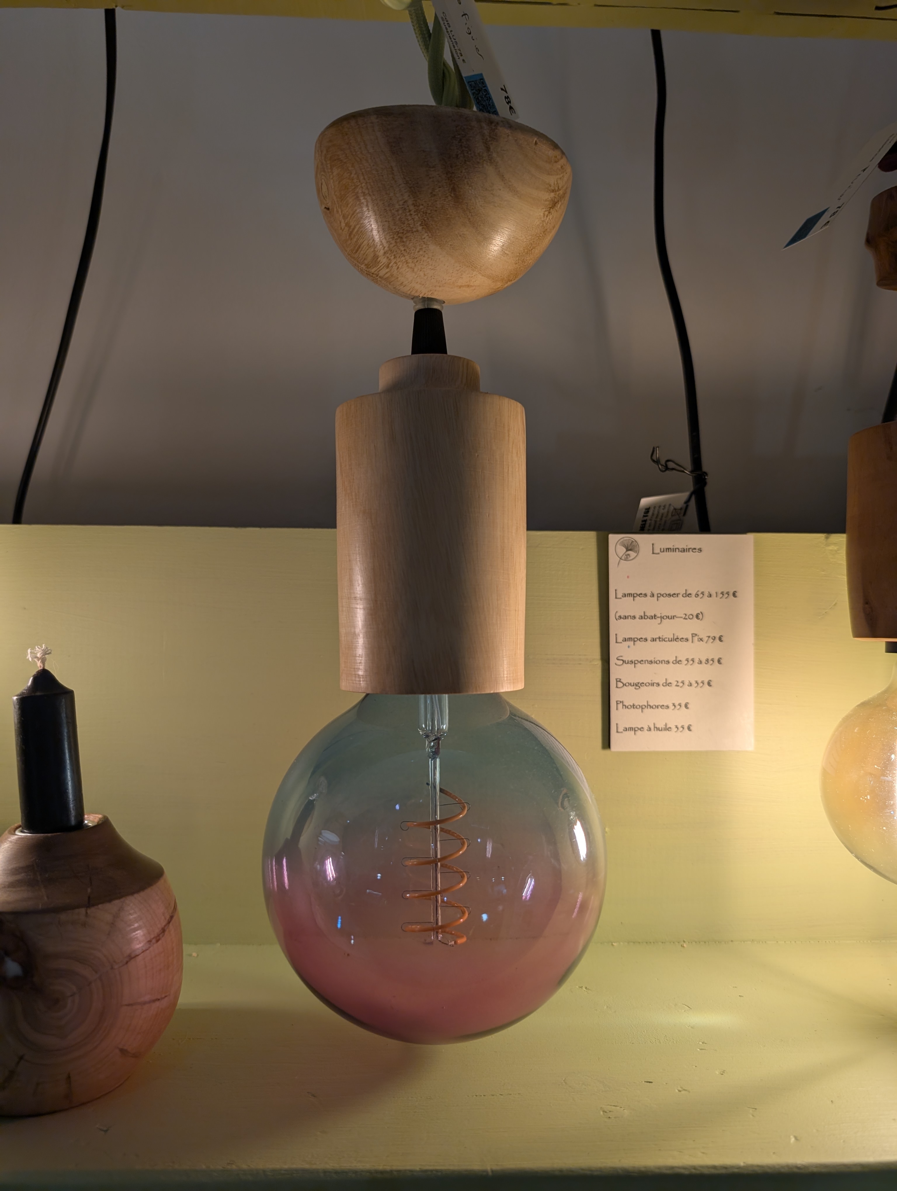 Suspension en bois de figuier